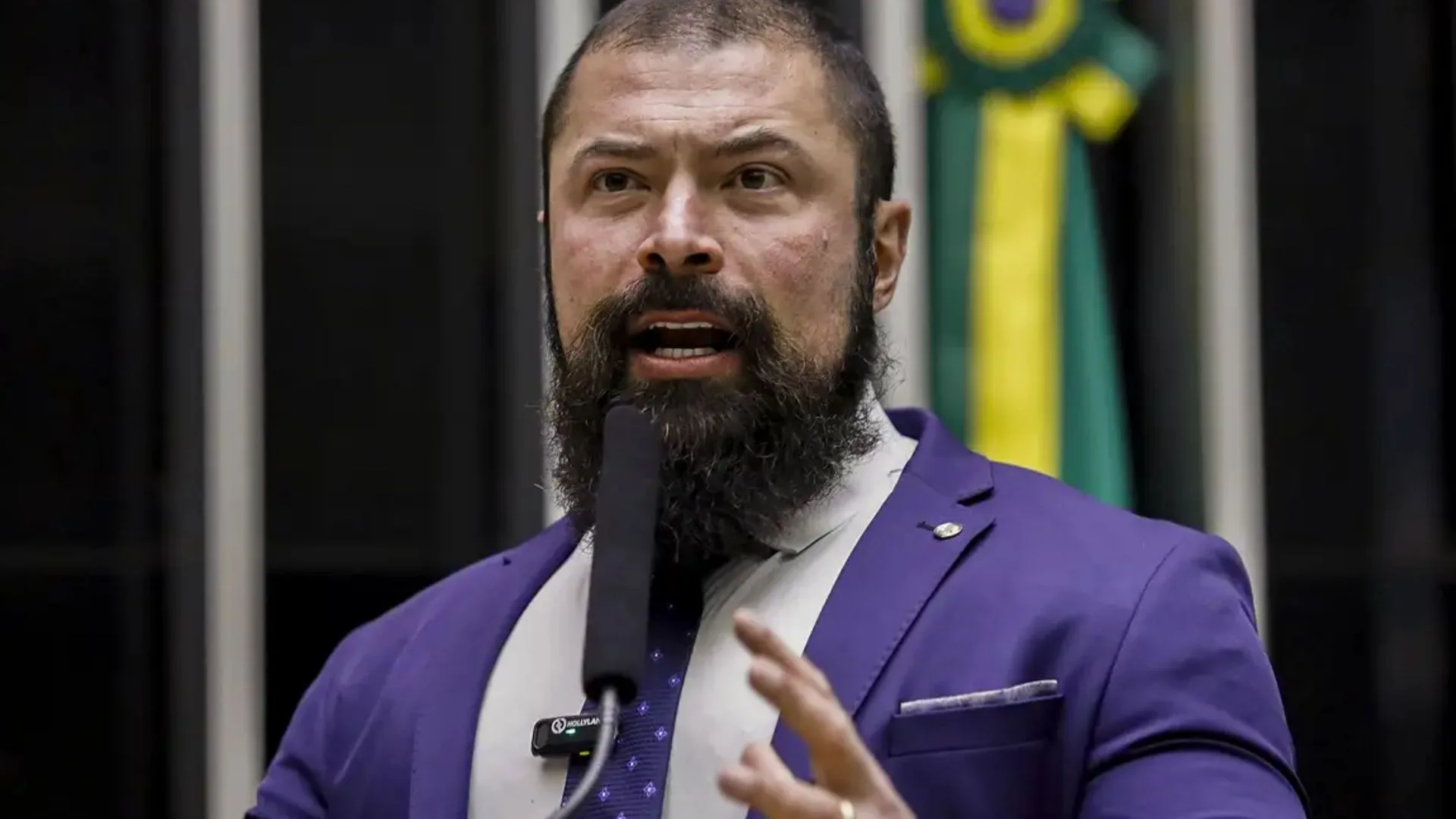 PT vai à Justiça contra deputado que associou sigla ao narcotr*fico em vídeo