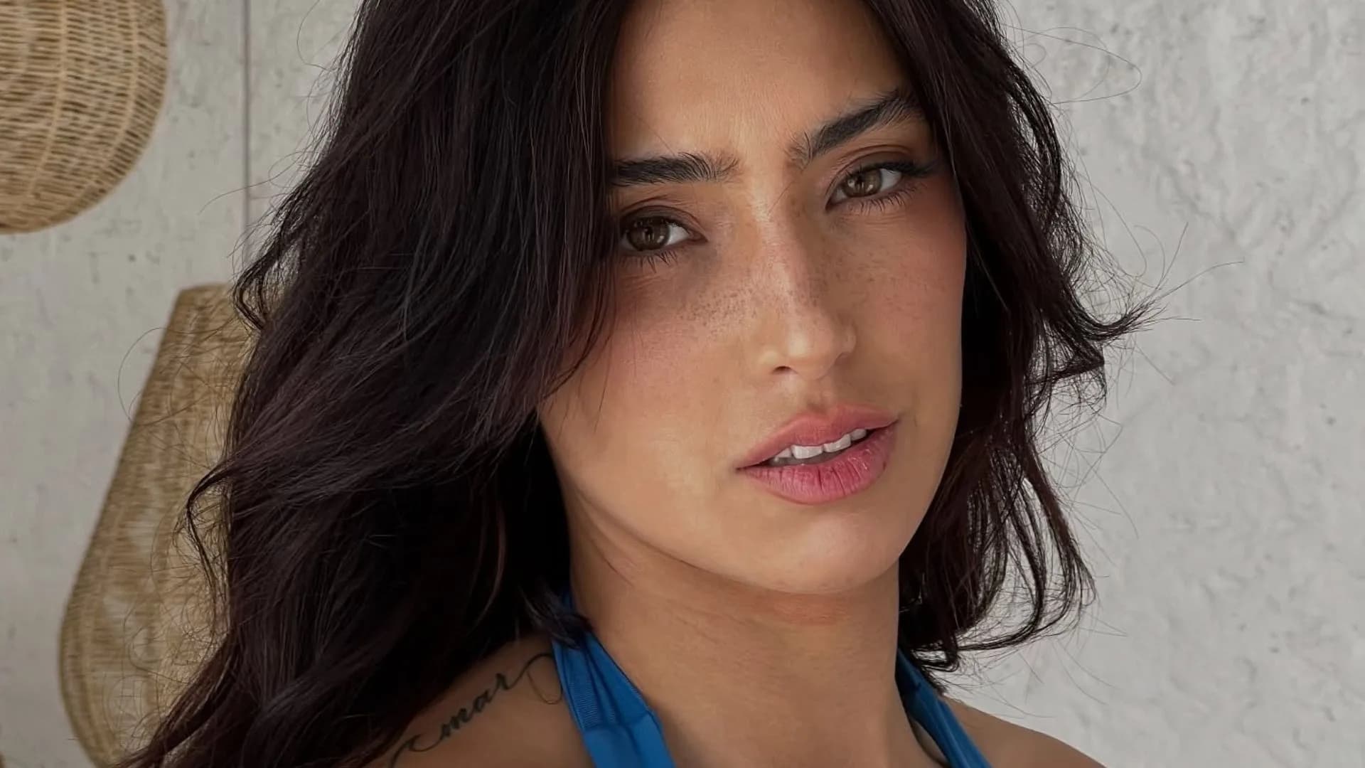 Vanessa Lopes é assed*ada no meio do mar em Fernando de Noronha