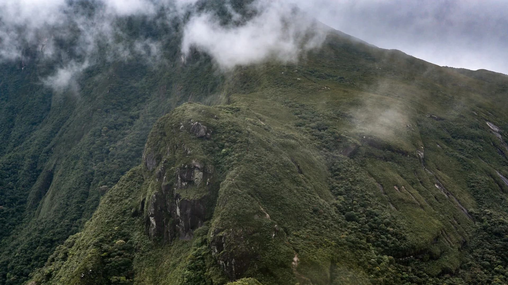 Pico Paraná: Montanhista revela detalhes de trilha onde jovem ficou por cinco dias