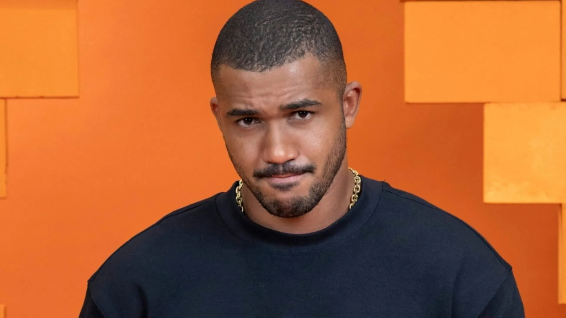 BBB 26: Matheus é denunciado ao Ministério Público e será investigado por homofobia