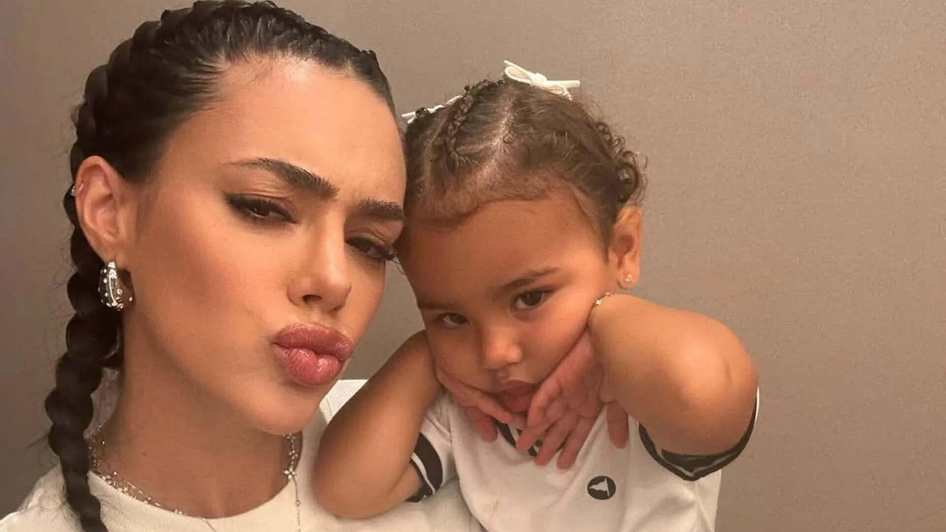 Filha de Neymar e Bruna Biancardi prepara “lanchinho” para a mãe e encanta a web