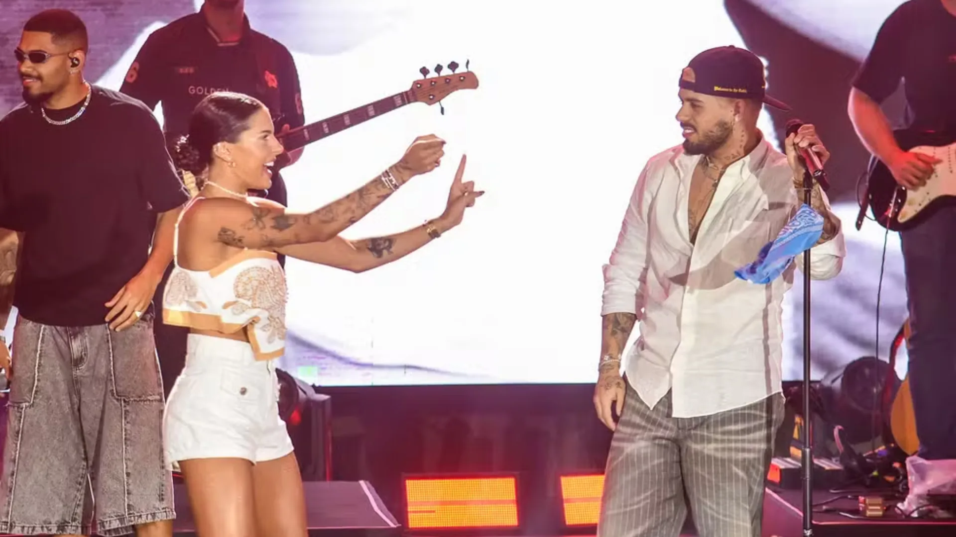 Zé Felipe e Ana Castela cantam juntos pela primeira vez após fim do relacionamento