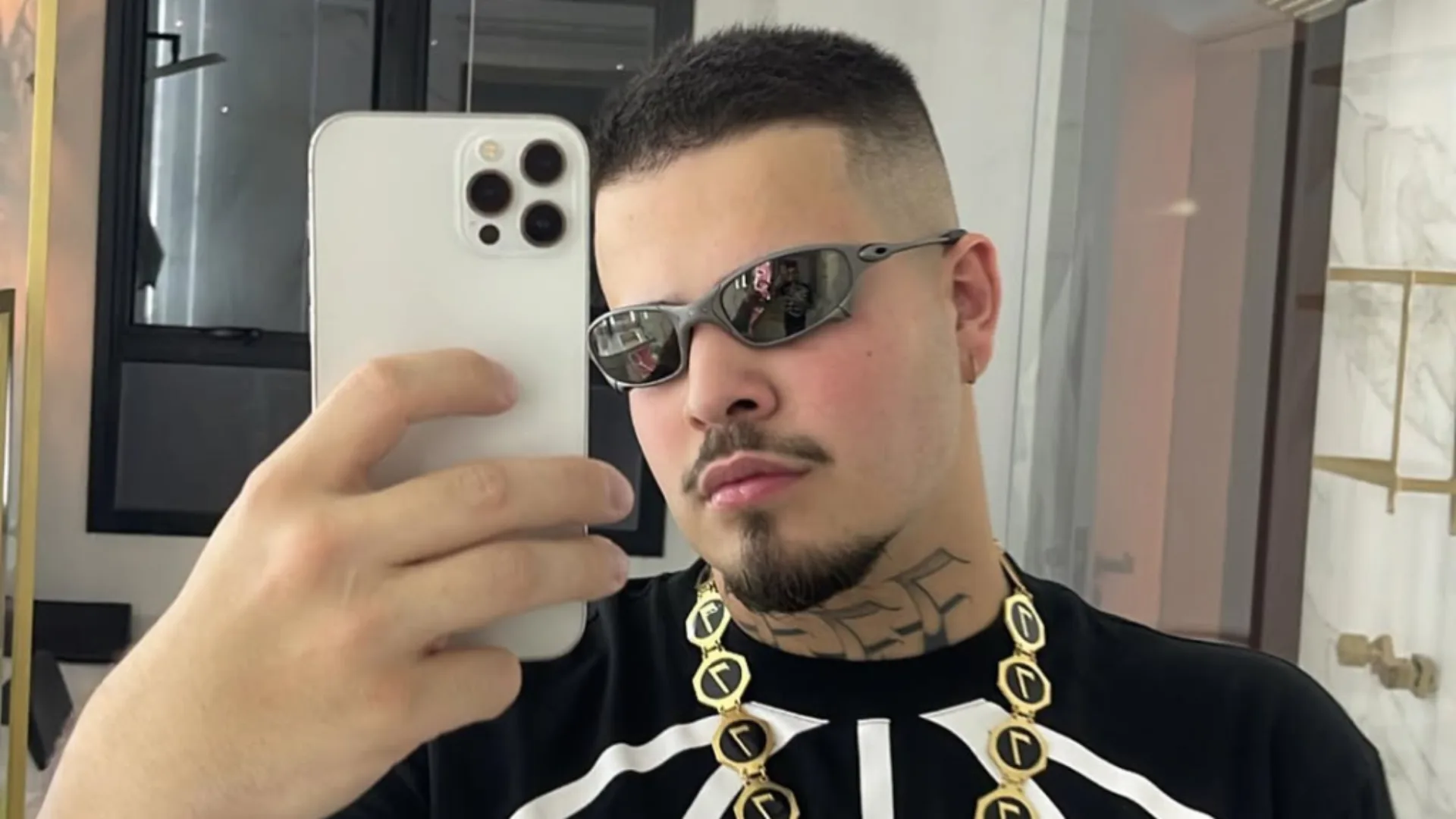 Jottapê reflete sobre conversão ao cristianismo e diz que ostentação escondia fragilidades