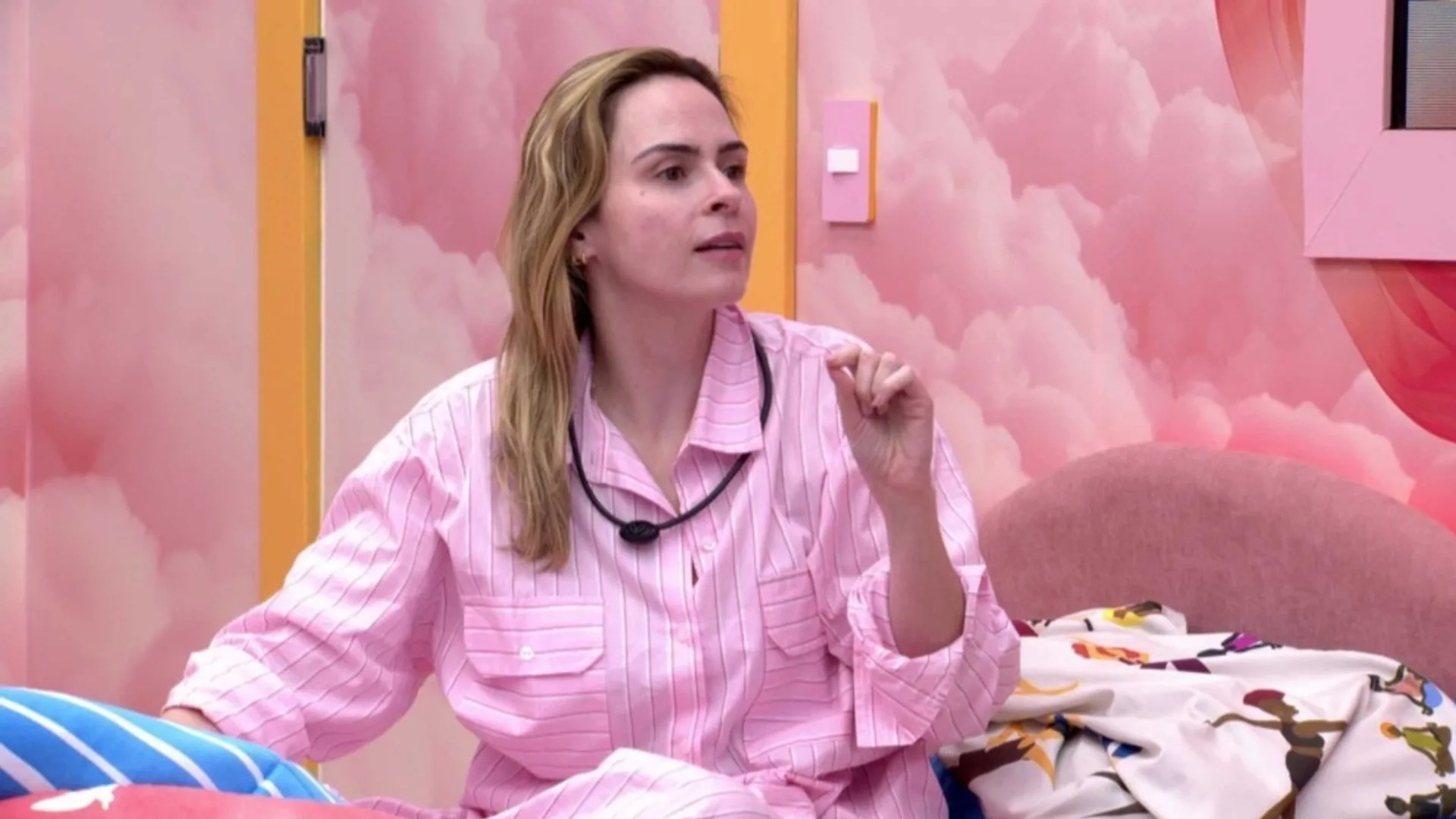 Brincadeira de Ana Paula sobre suposto affair entre Jonas e Jordana agita conversa na casa