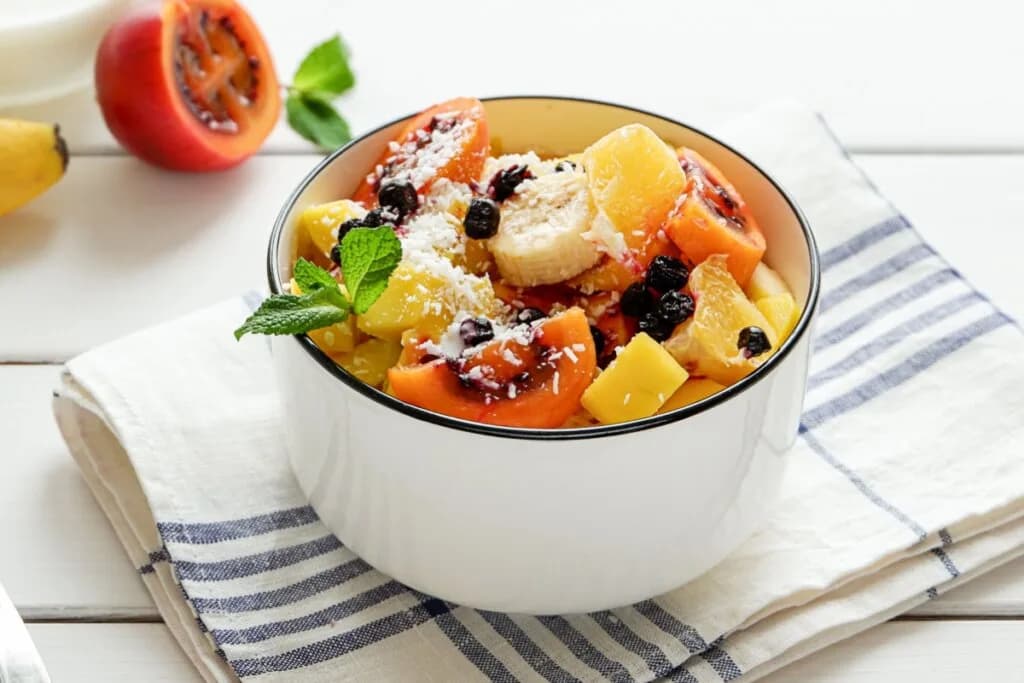 Salada de frutas para o verão: 6 receitas criativas e refrescantes