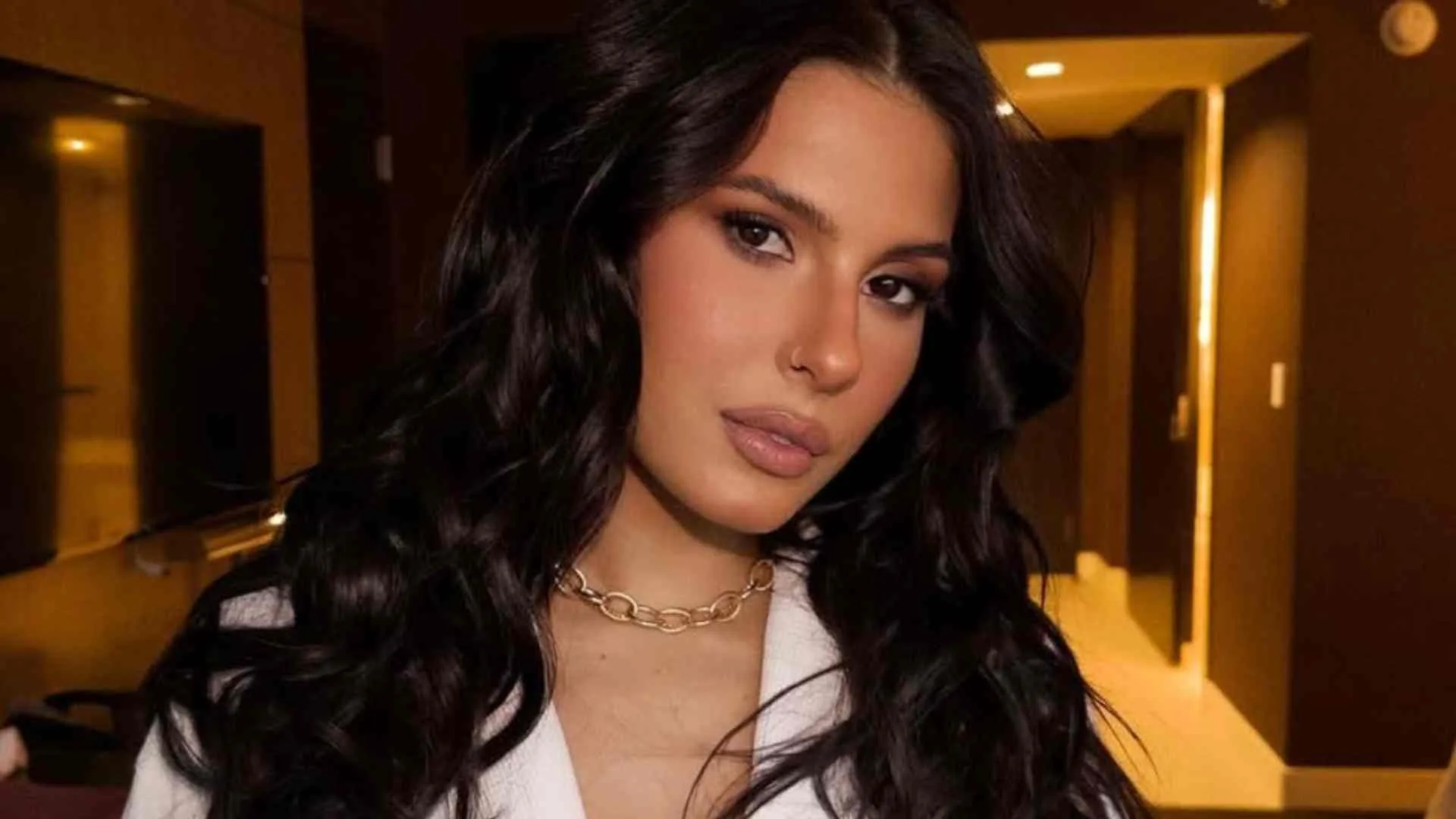 Ana Castela reage à pergunta sobre Gustavo Mioto em navio