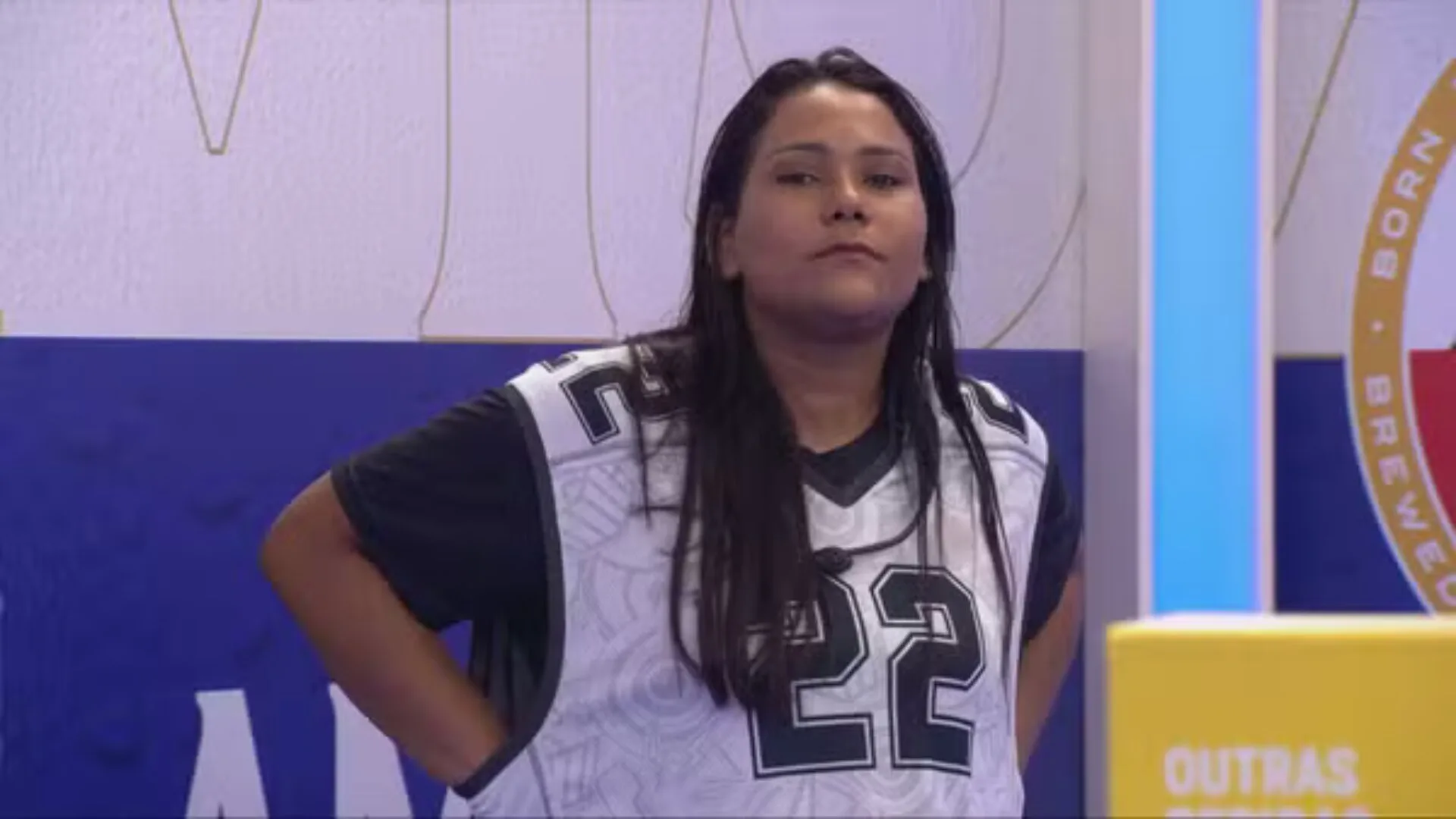 Tadeu Schmidt repreende Chaiany após comentário sobre si mesma durante prova