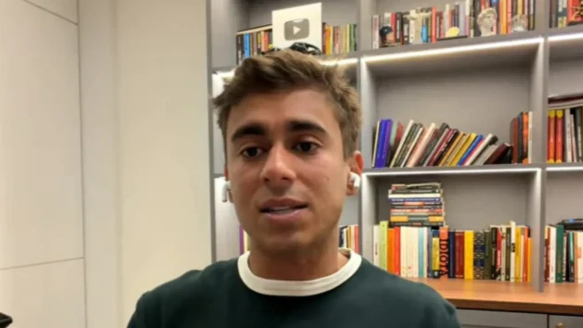 Nikolas Ferreira comenta morte do cão Orelha e alerta para risco de violência futura