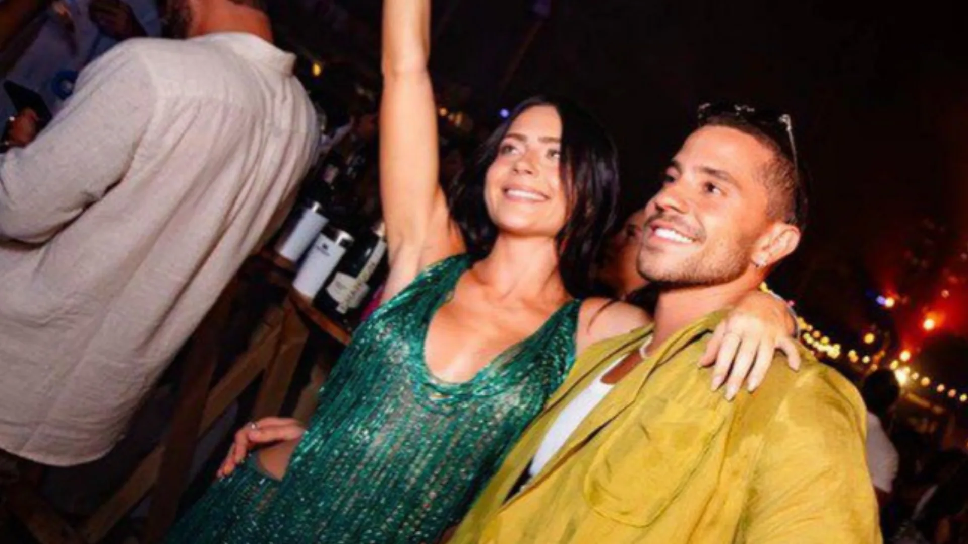 Jade Picon publica vídeo beijando André Lamoglia no Réveillon