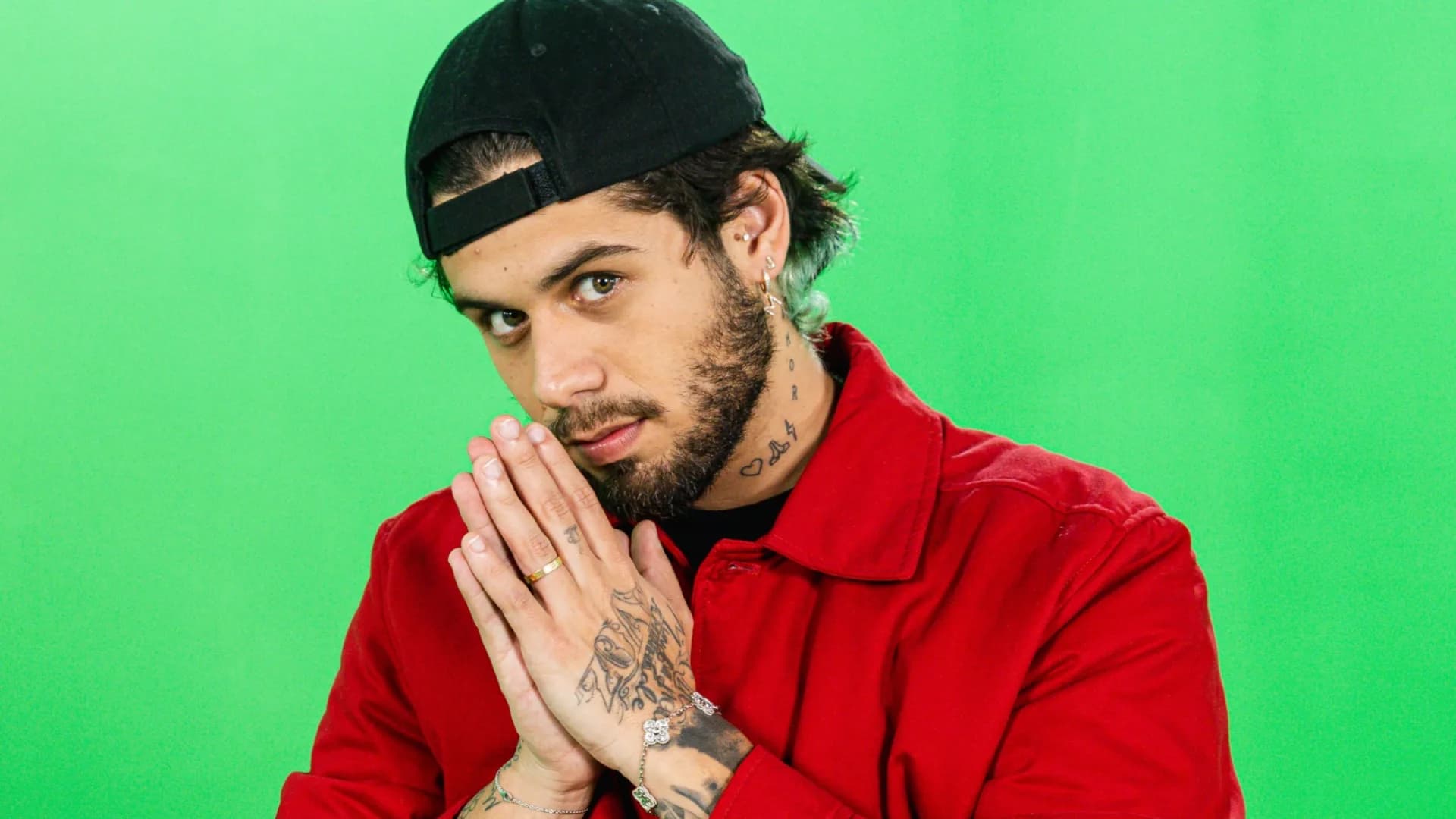 Zé Felipe posa com loira no Réveillon e acende rumores de affair