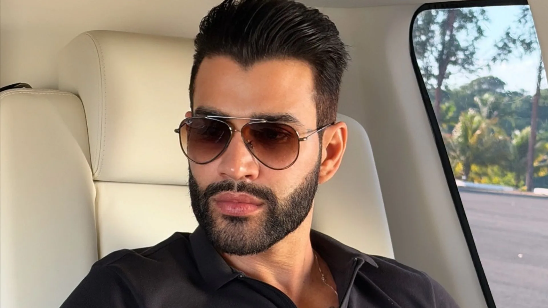 Gusttavo Lima brinca ao ganhar garrafa de whisky: “Me derruba”