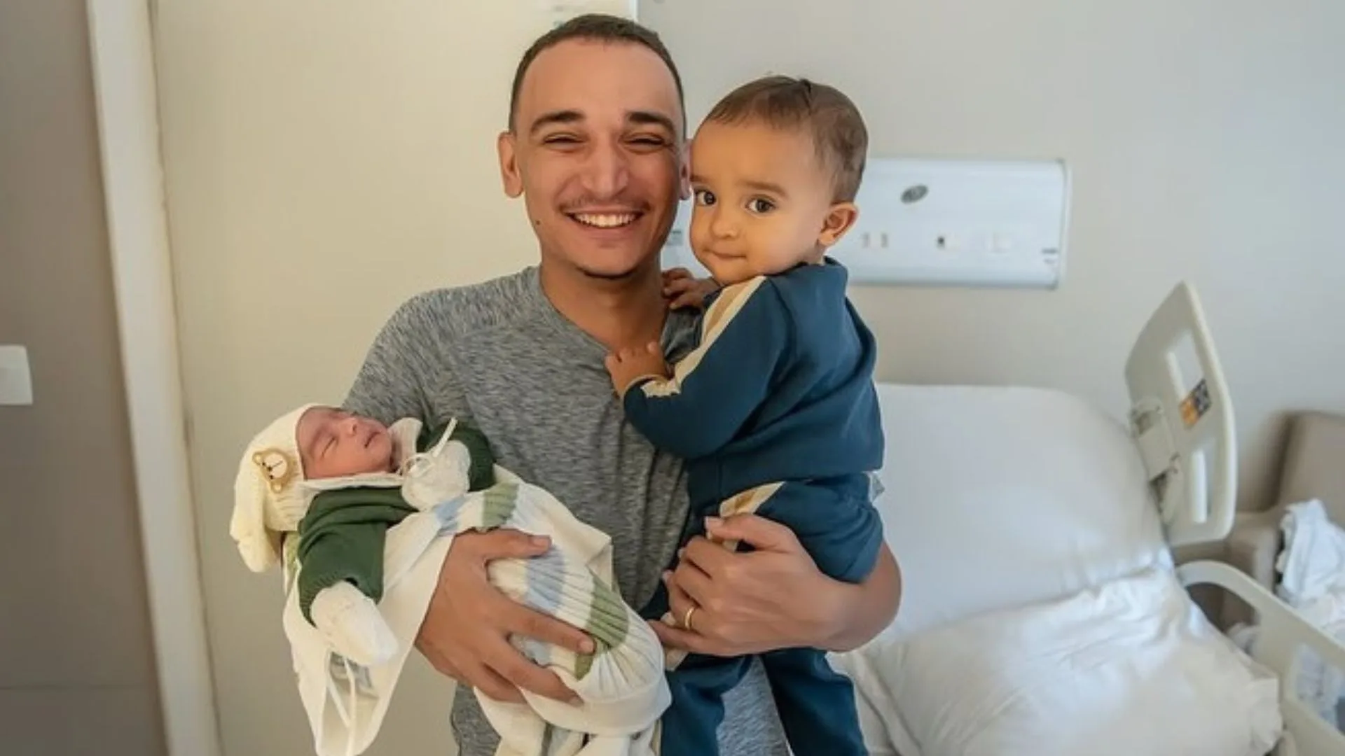 João Gomes canta o hit ‘Eu Tenho A Senha’ com o filho, Jorge