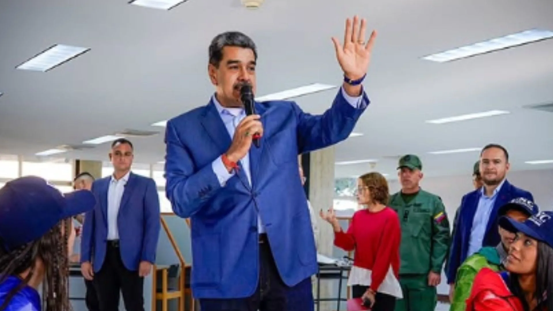 Nicolás Maduro é visto sob custódia nos Estados Unidos após ser capturado