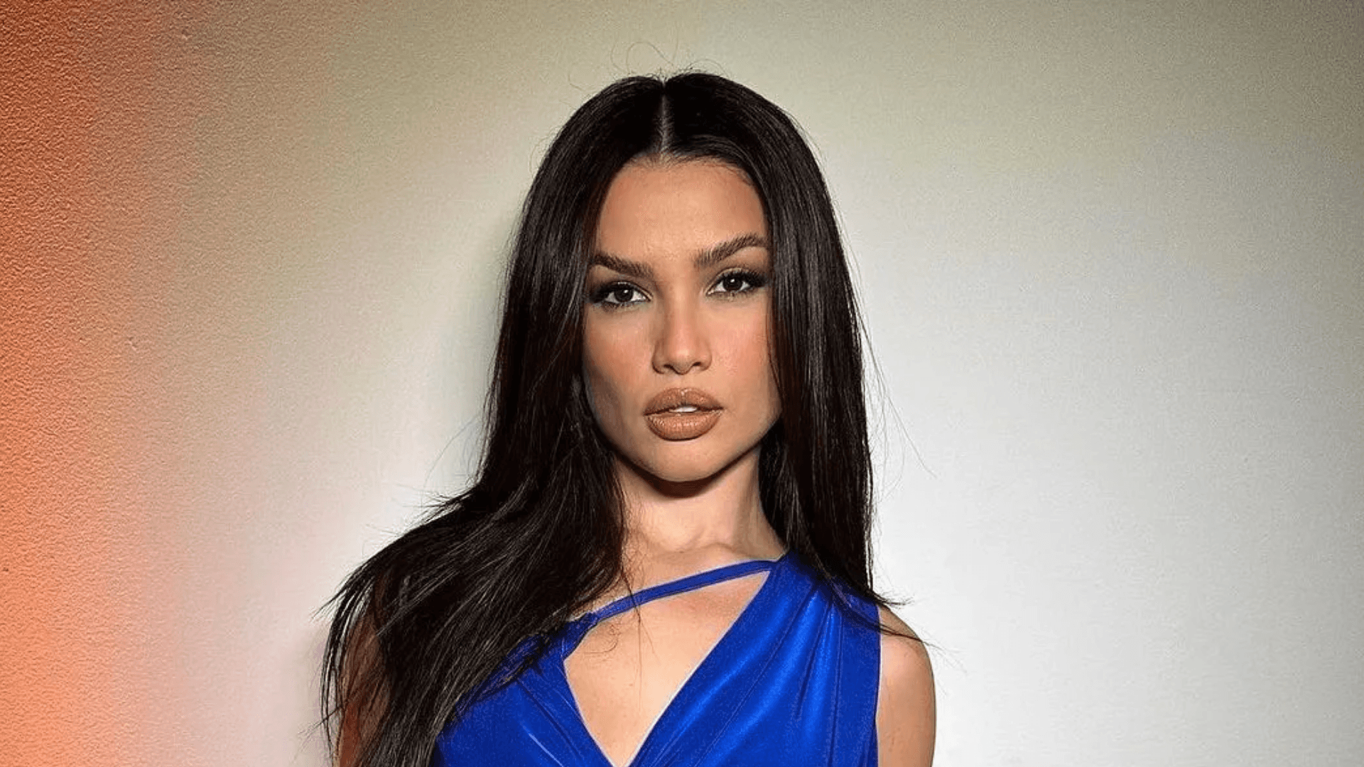 Juliette reage após público xingar Sarah em Bloco da Anitta