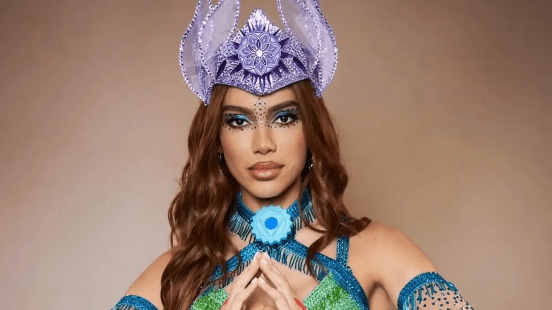 Anitta interrompe bloco e chama atenção de suspeitos de roubo