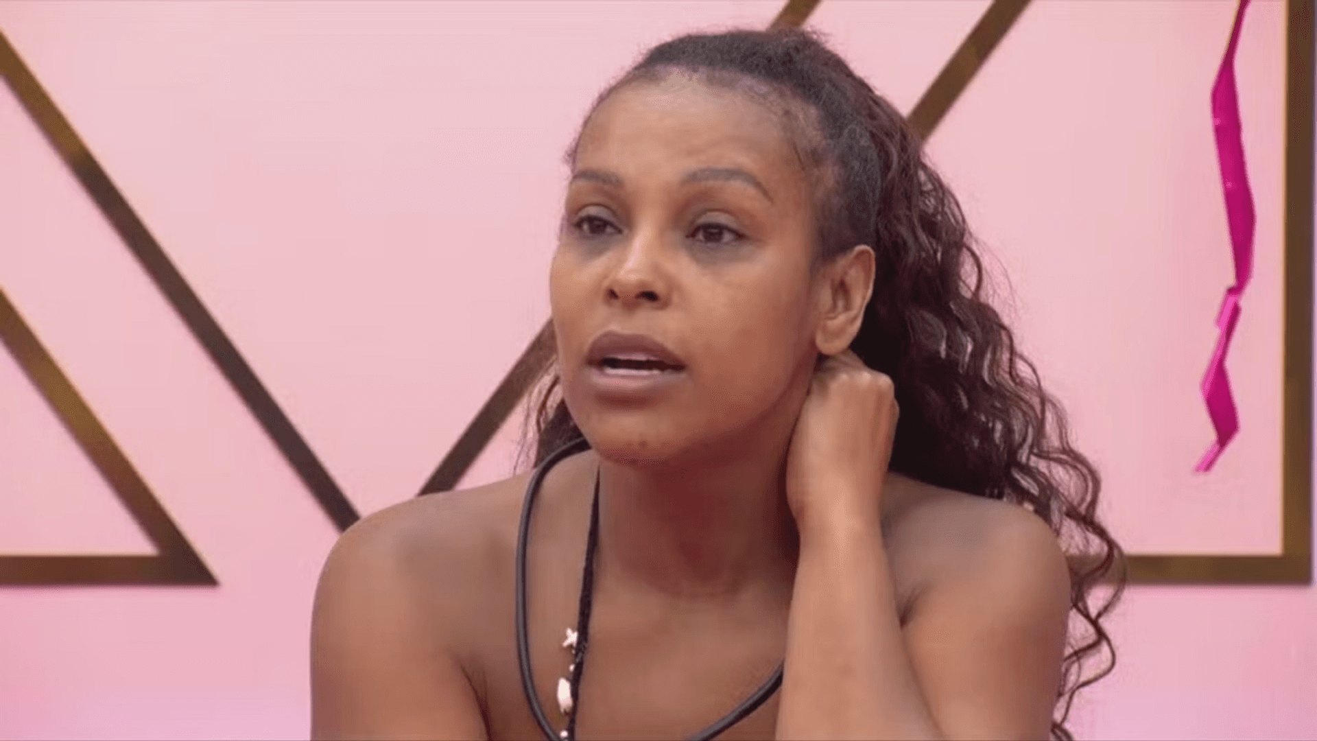 Sol ameaça colocar a casa no Tá com Nada de novo