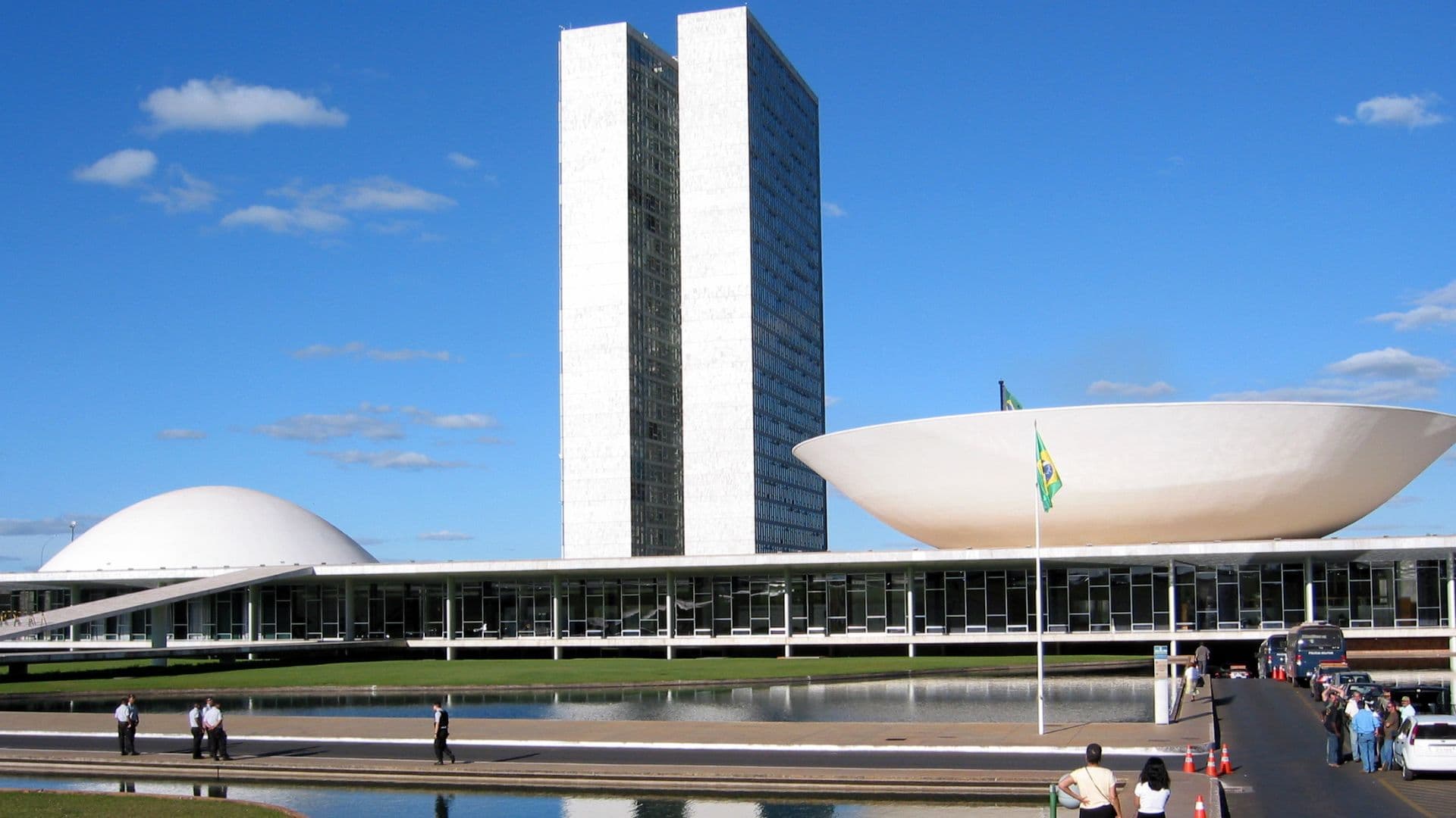 Congresso aprova aumento de salário para servidores do Senado e da Câmara