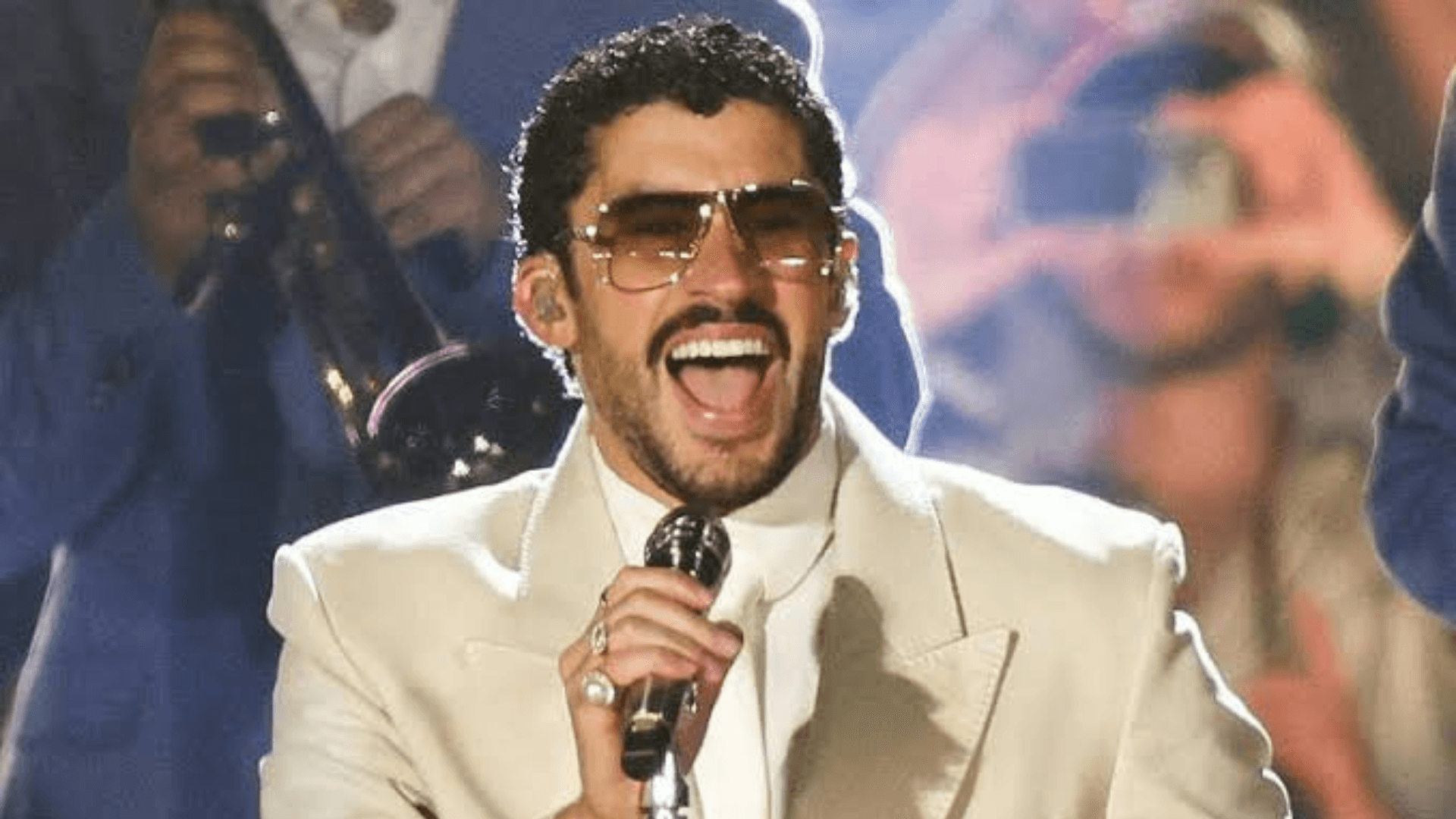 Bad Bunny fala em português durante primeiro show em São Paulo