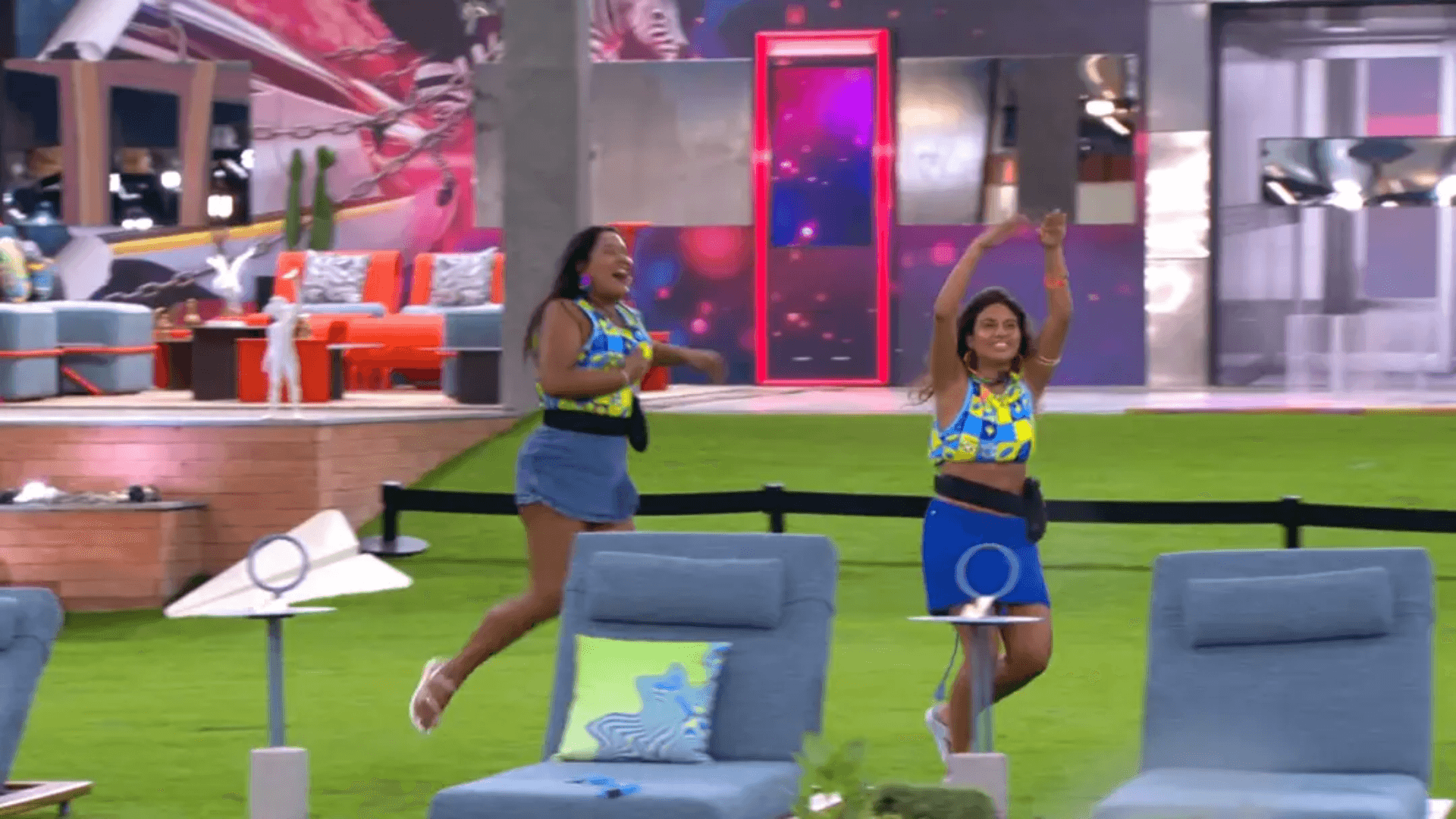 BBB 26: Chay e Gabi voltam para a casa após ida à Sapucaí