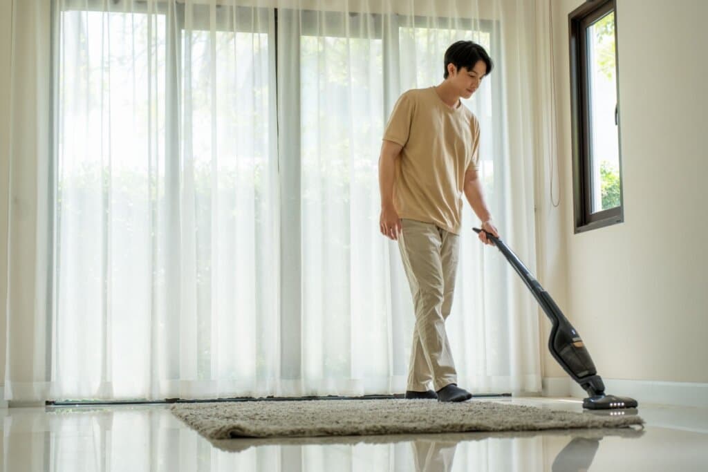 9 dicas para reduzir os pelos dos animais pela casa