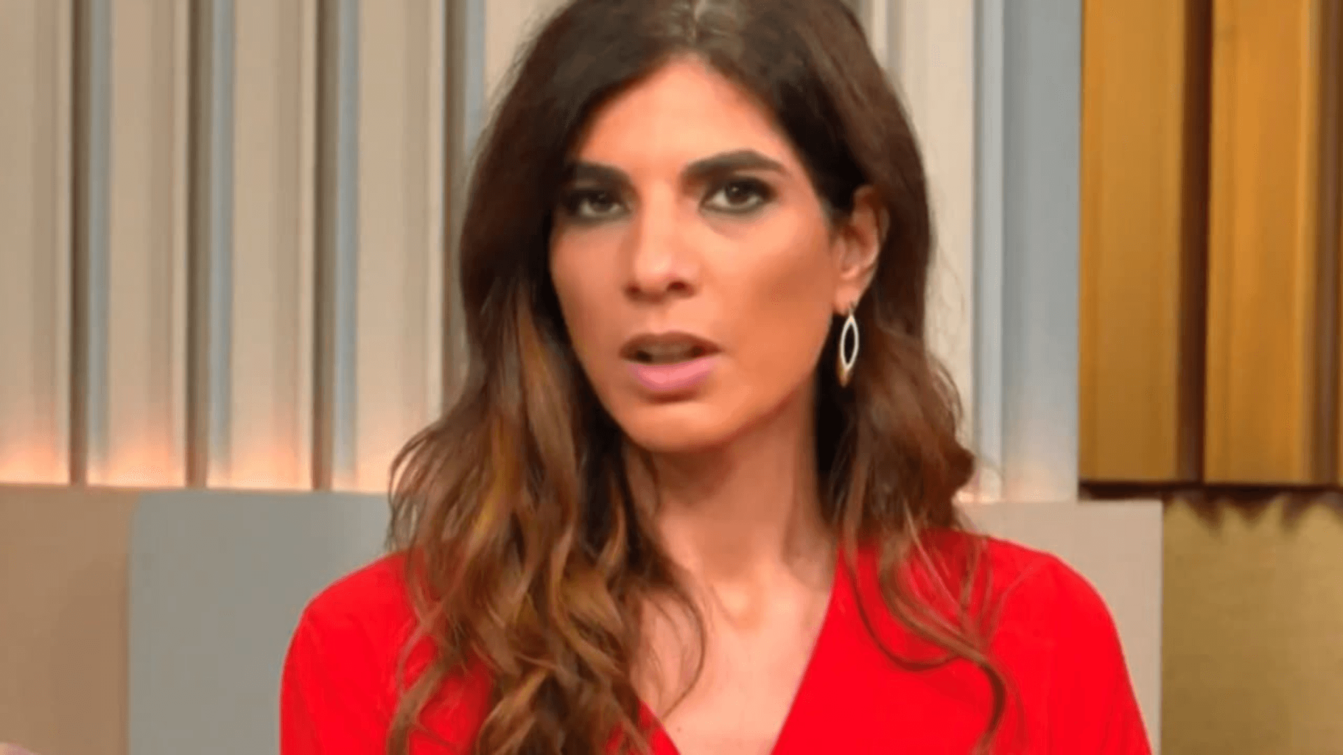 Andreia Sadi comenta caso de estupro coletivo no Rio e cita influência do movimento red pill