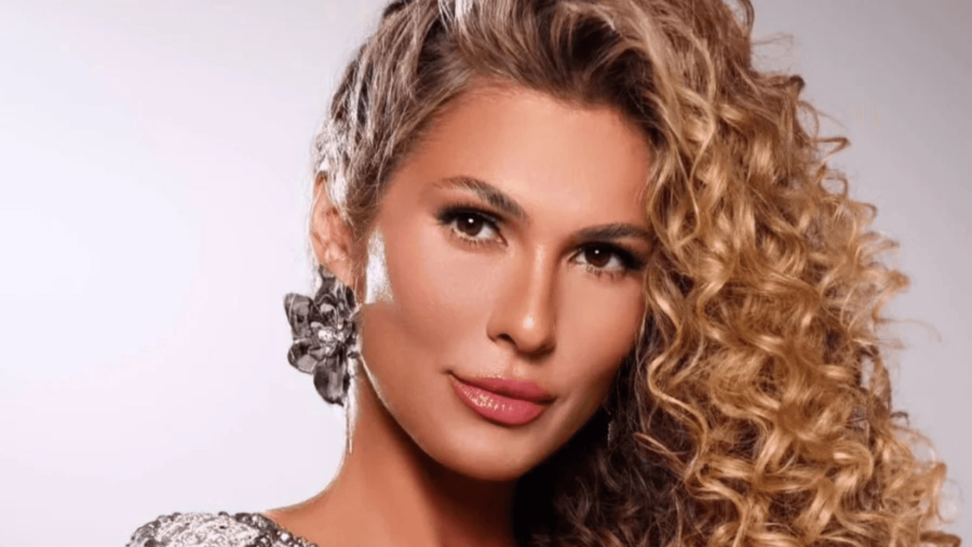 Doença conhecida como “a pior dor do mundo” afeta apresentadora Lívia Andrade