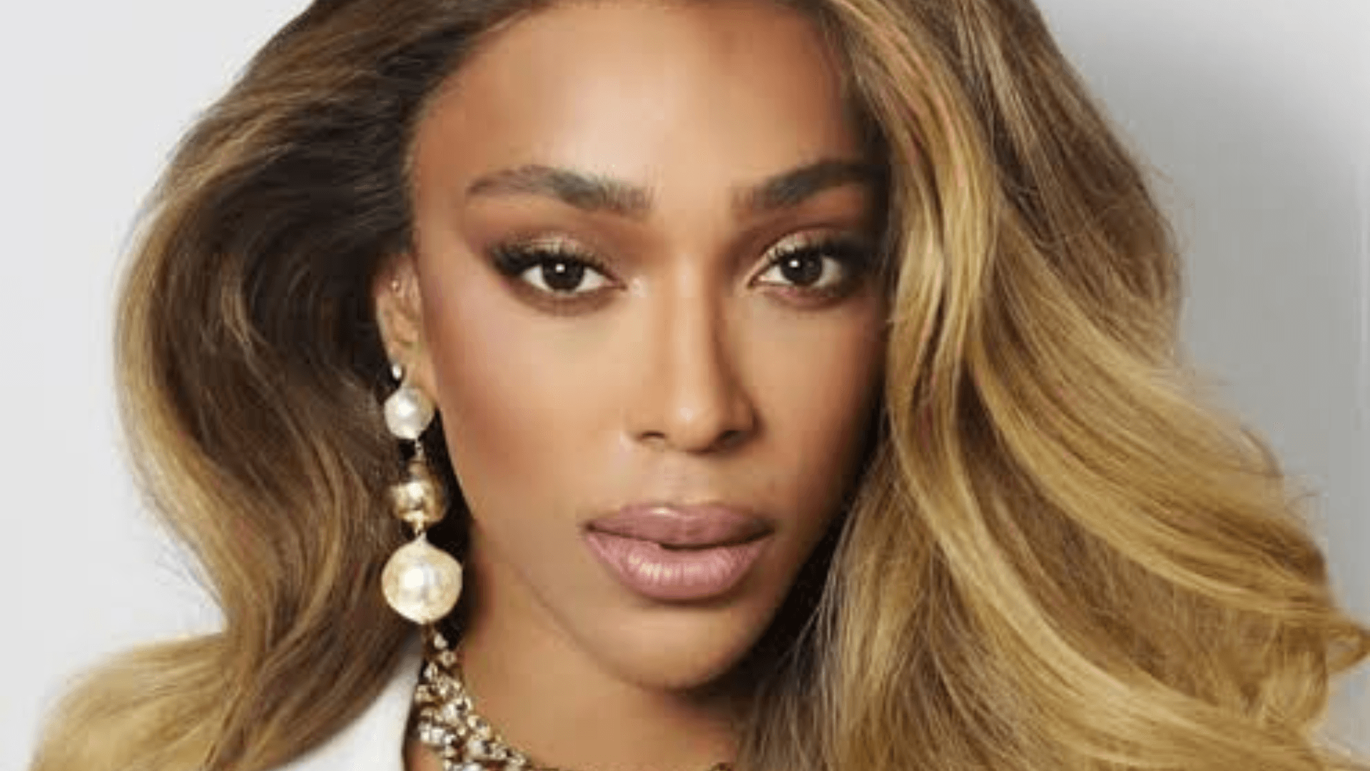 Escolha de Erika Hilton para presidir Comissão da Mulher gera críticas no Congresso