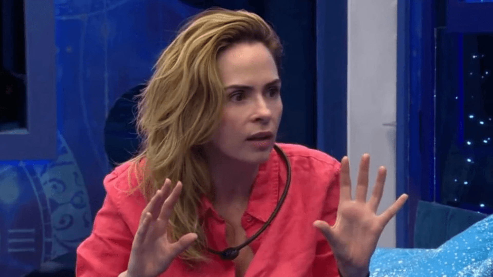 Ana Paula faz reflexão sobre liberdade feminina e violência durante conversa