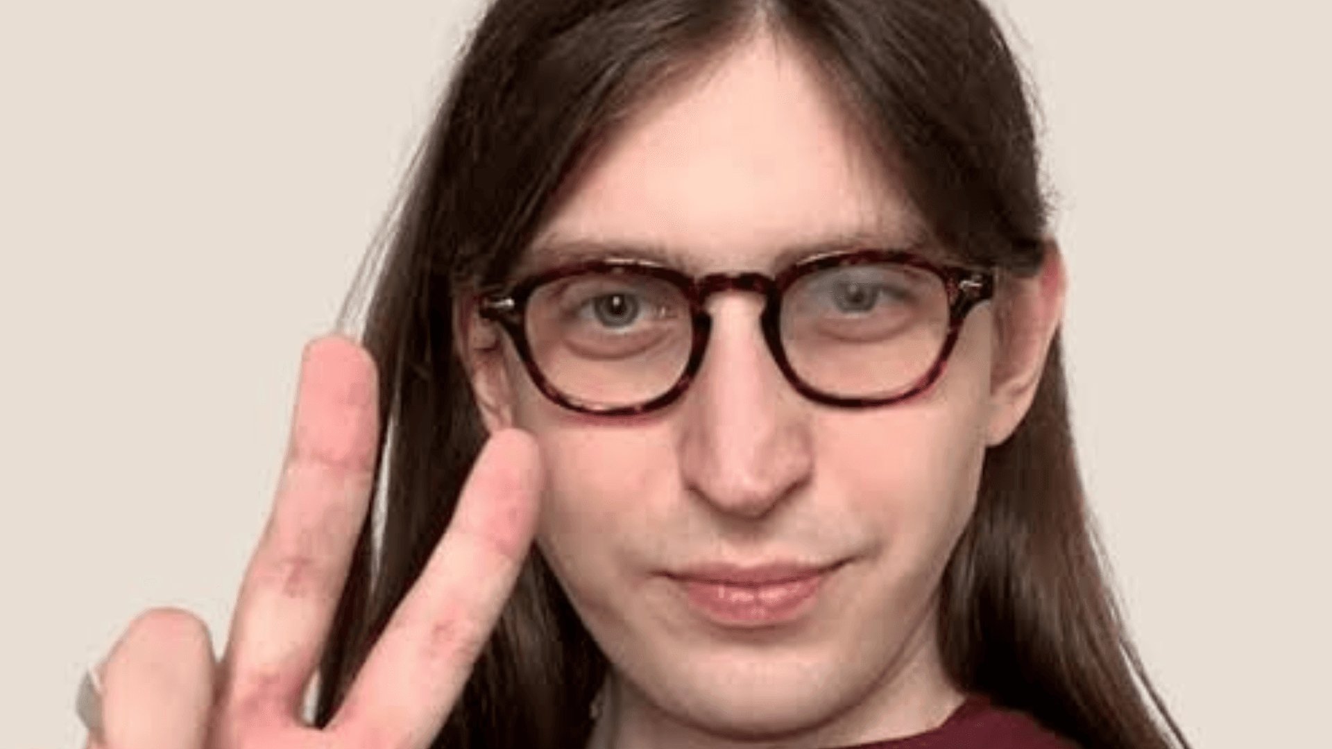 Lei “Felca” entra em vigor e impõe novas regras para proteção de menores na internet