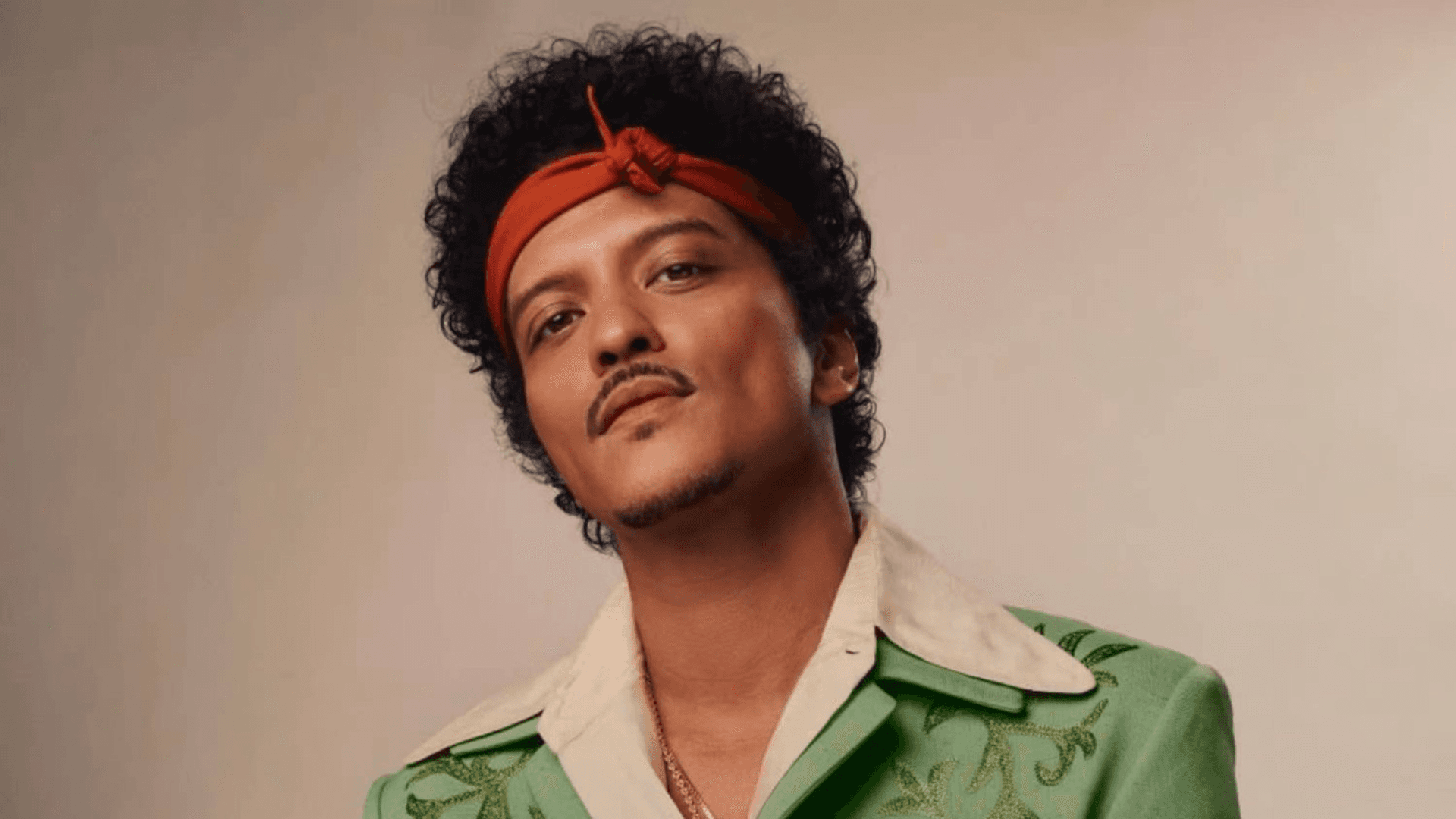 Novo single de Bruno Mars gera comparações com música de Pabllo nas redes