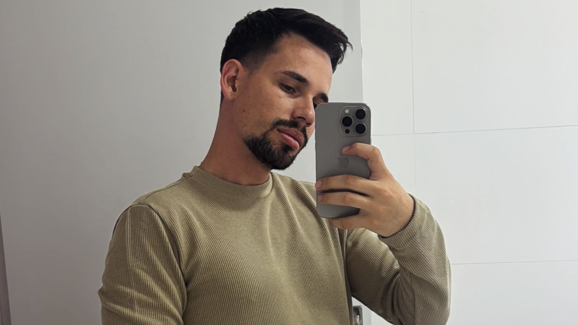 Namorada de Lucas Borbas explica relação com Isabel Veloso: “Era exclusivamente profissional”