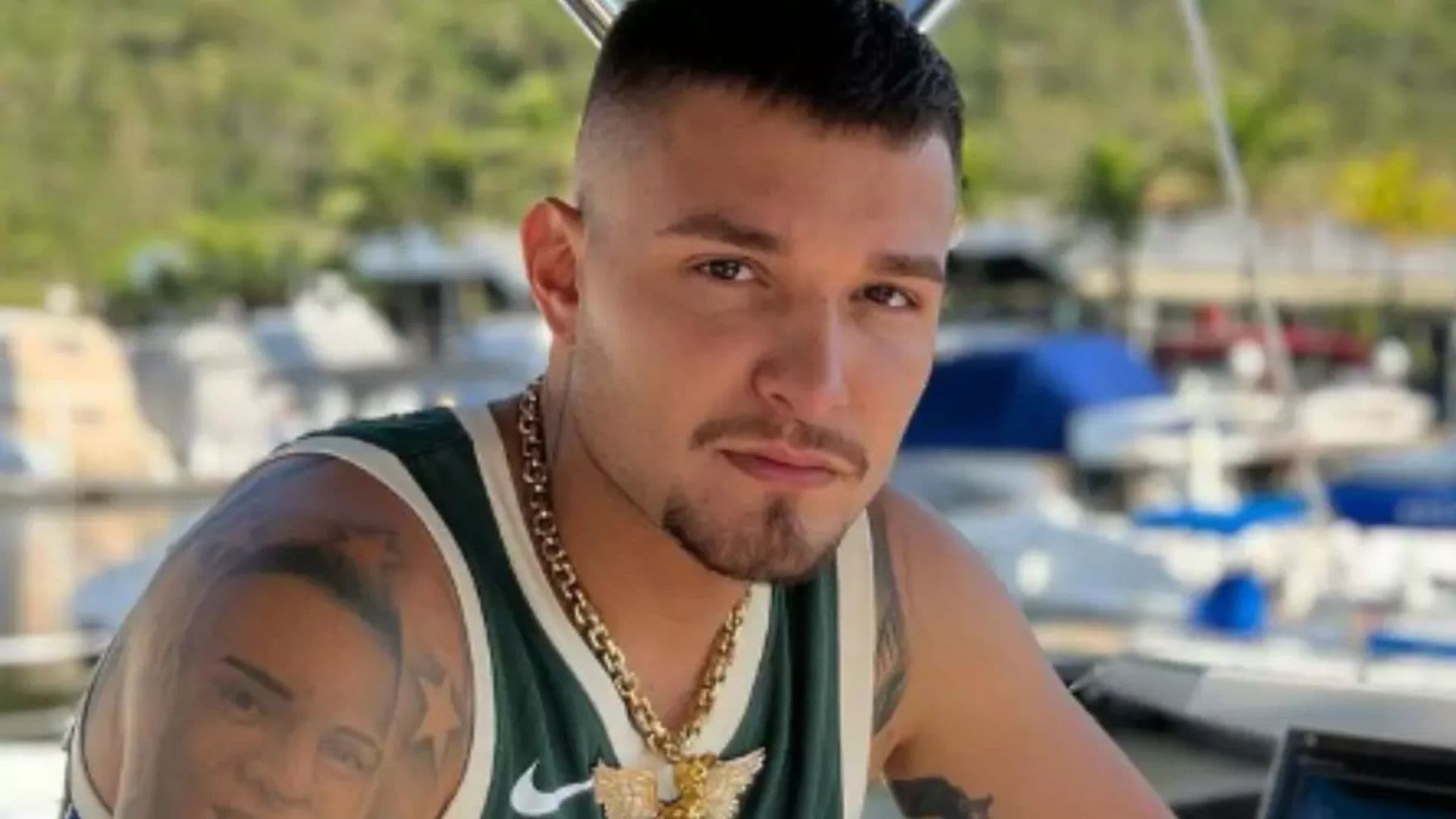 Emocionado, MC Gui desabafa após incêndio na casa dos pais: “Não sobrou nada”