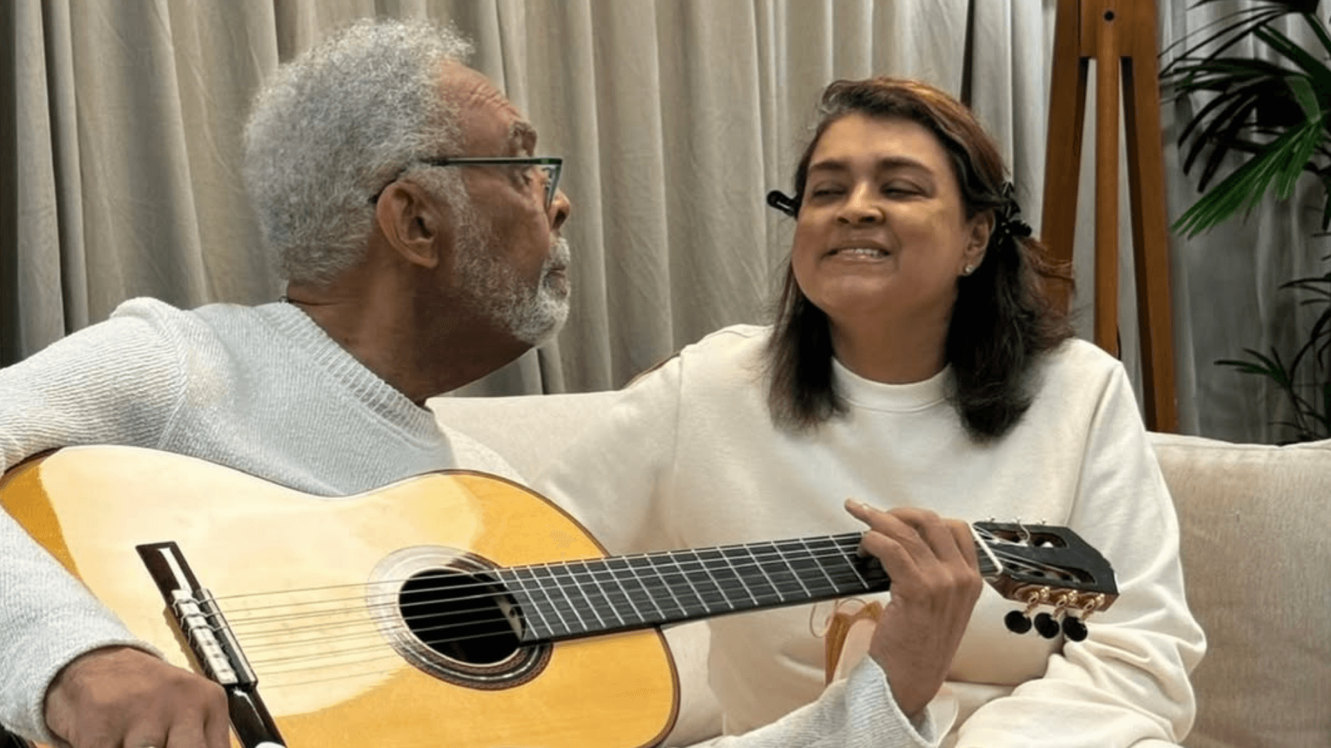 Gilberto Gil publica foto ao lado de Preta Gil :”9 meses”