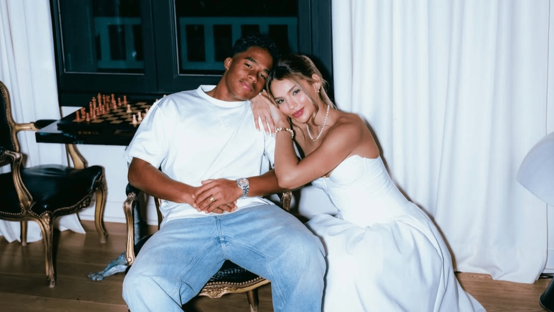 Endrick e Gabriely Miranda revelam sexo do primeiro filho em chá revelação intimista