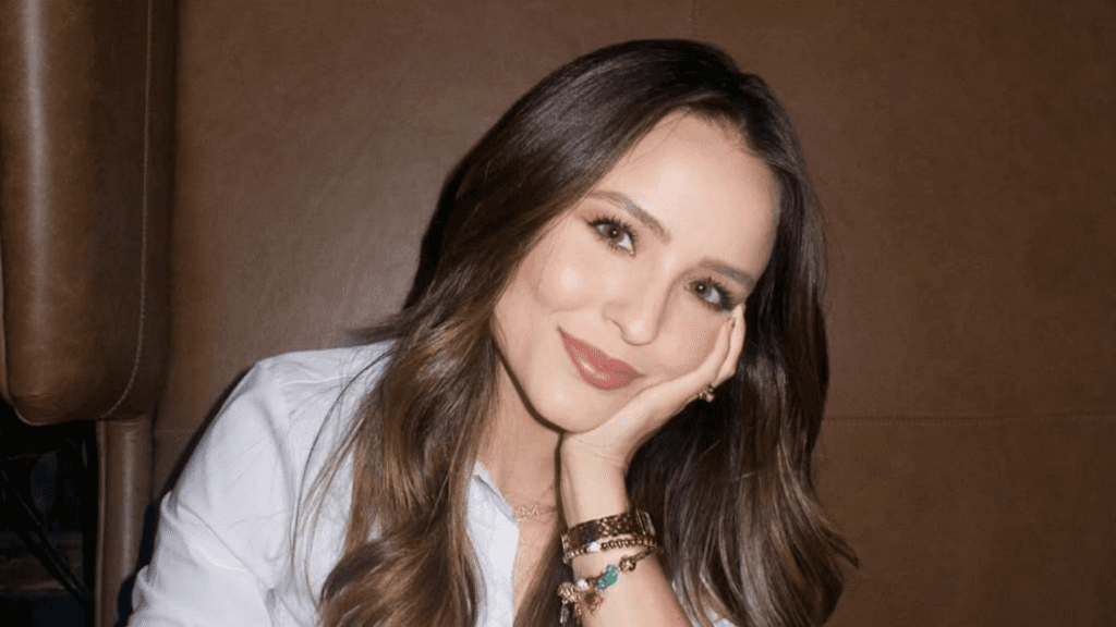Larissa Manoela fala sobre maternidade e revela quando pretende engravidar: “Maior sonho das nossas vidas”