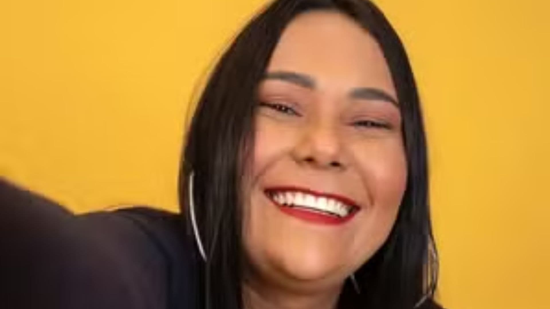 BBB 26: Chaiany interage com fãs através do vidro do carro e momento viraliza