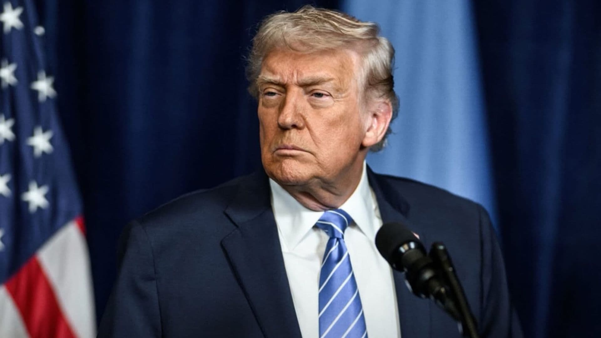 Donald Trump é retirado às pressas de jantar após tiros serem ouvidos