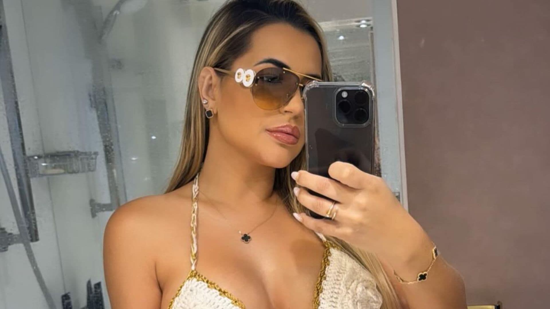 Deolane escreve carta em prisão e afirma: “A mãe está enjaulada por perseguição”