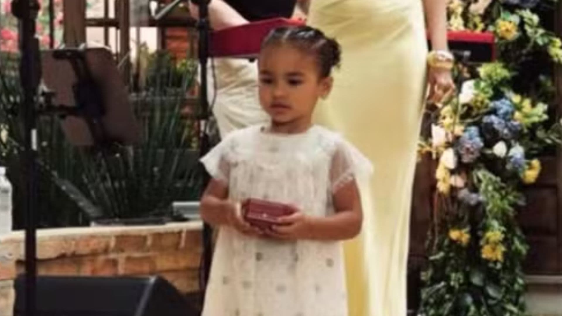 Mavie viraliza ao surgir como dama de honra do casamento da tia, Bianca Biancardi