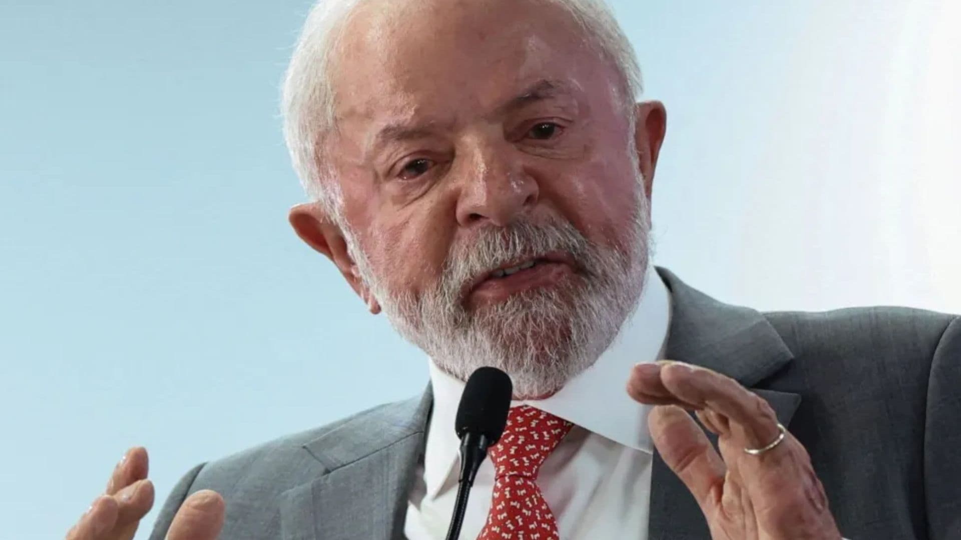 Lula anuncia envio de mensagens com avisos para celulares roubados