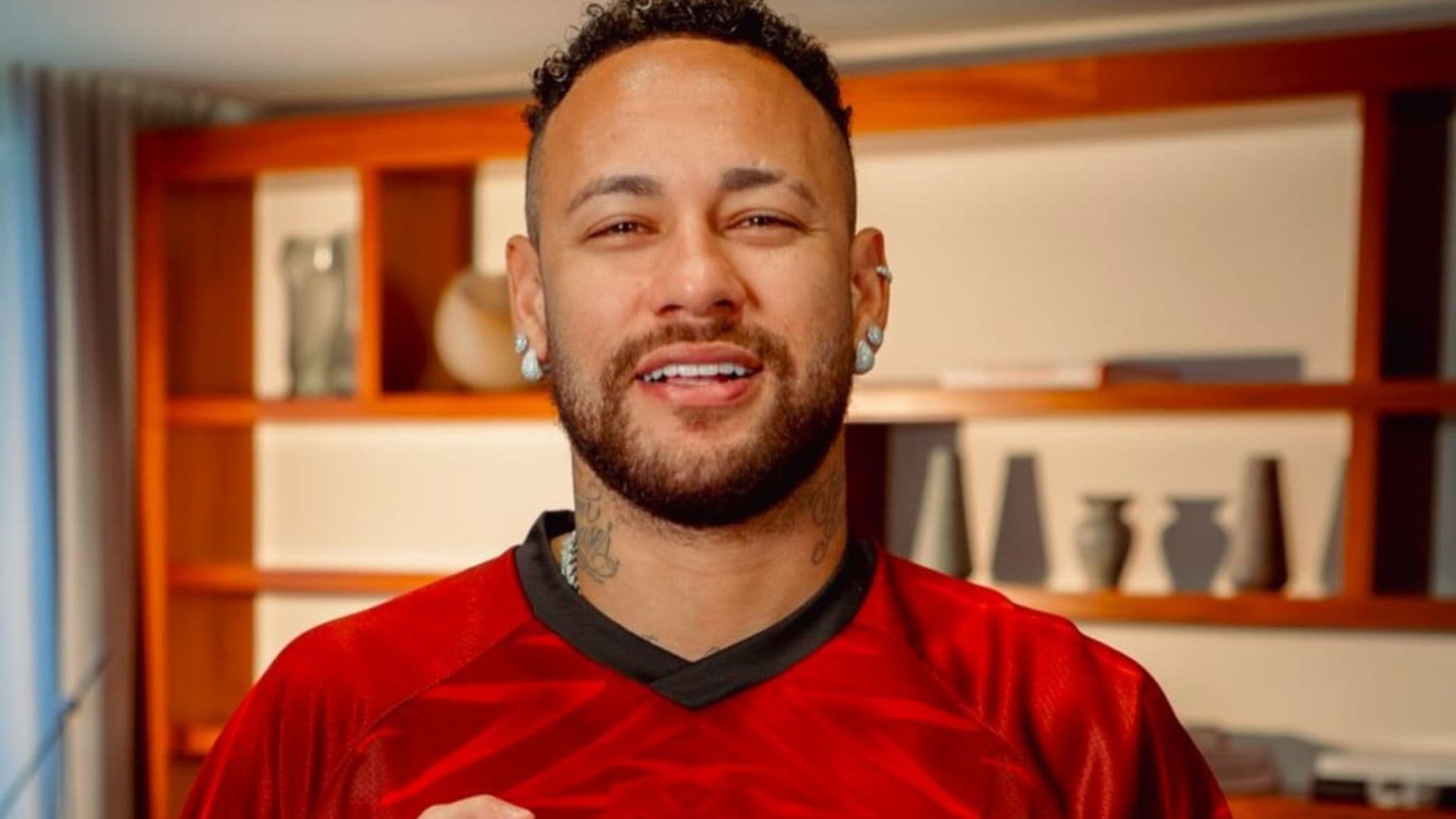 100% pronto? Novo vídeo mostra Neymar treinando com a Seleção Brasileira