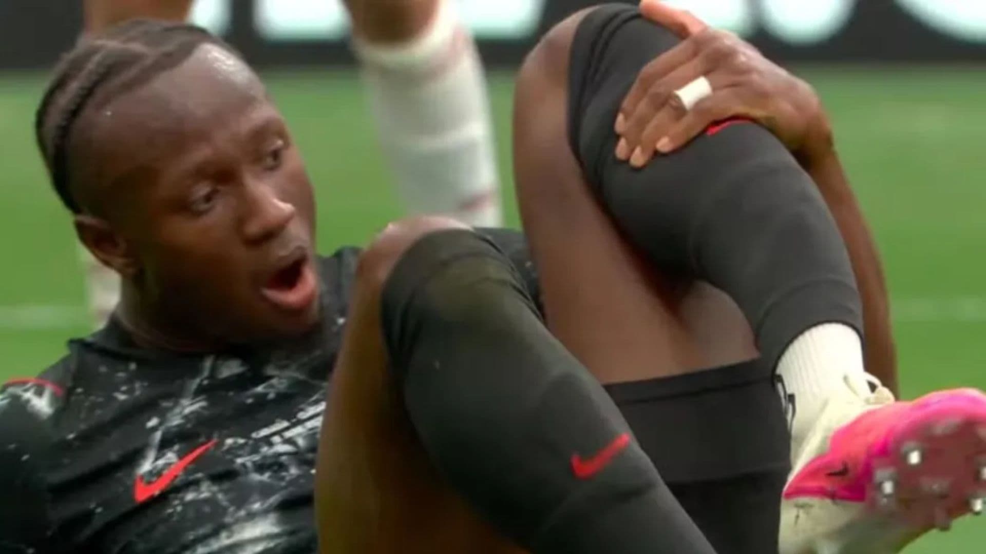 Imagens fortes: Jogador do Canadá quebra a perna em partida contra o Catar