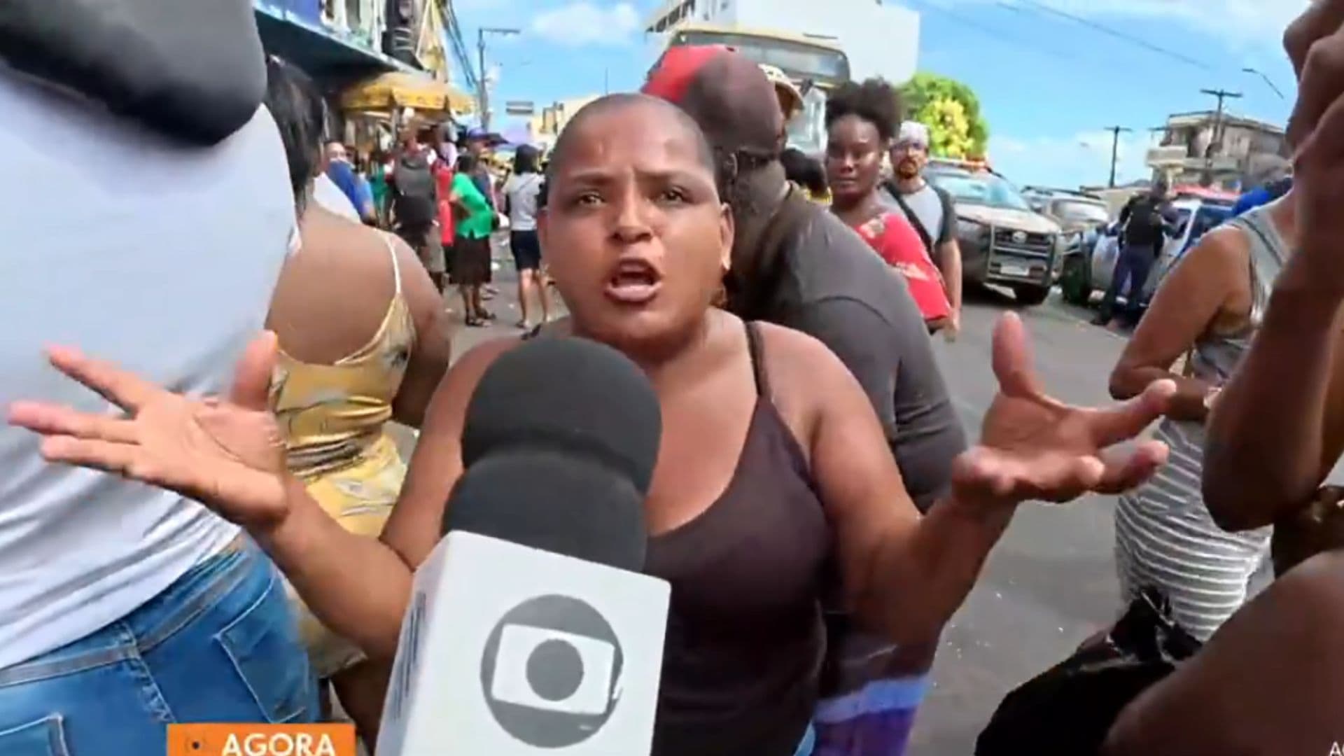 Mulher viraliza após se revoltar ao vivo por não conseguir fazer compras em loja: “Que absurdo!”