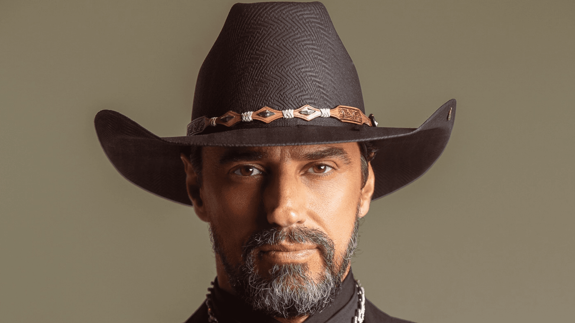 Alberto Cowboy surpreende ao revelar que levou item proibido do BBB 26 para casa: “Esqueci completamente”
