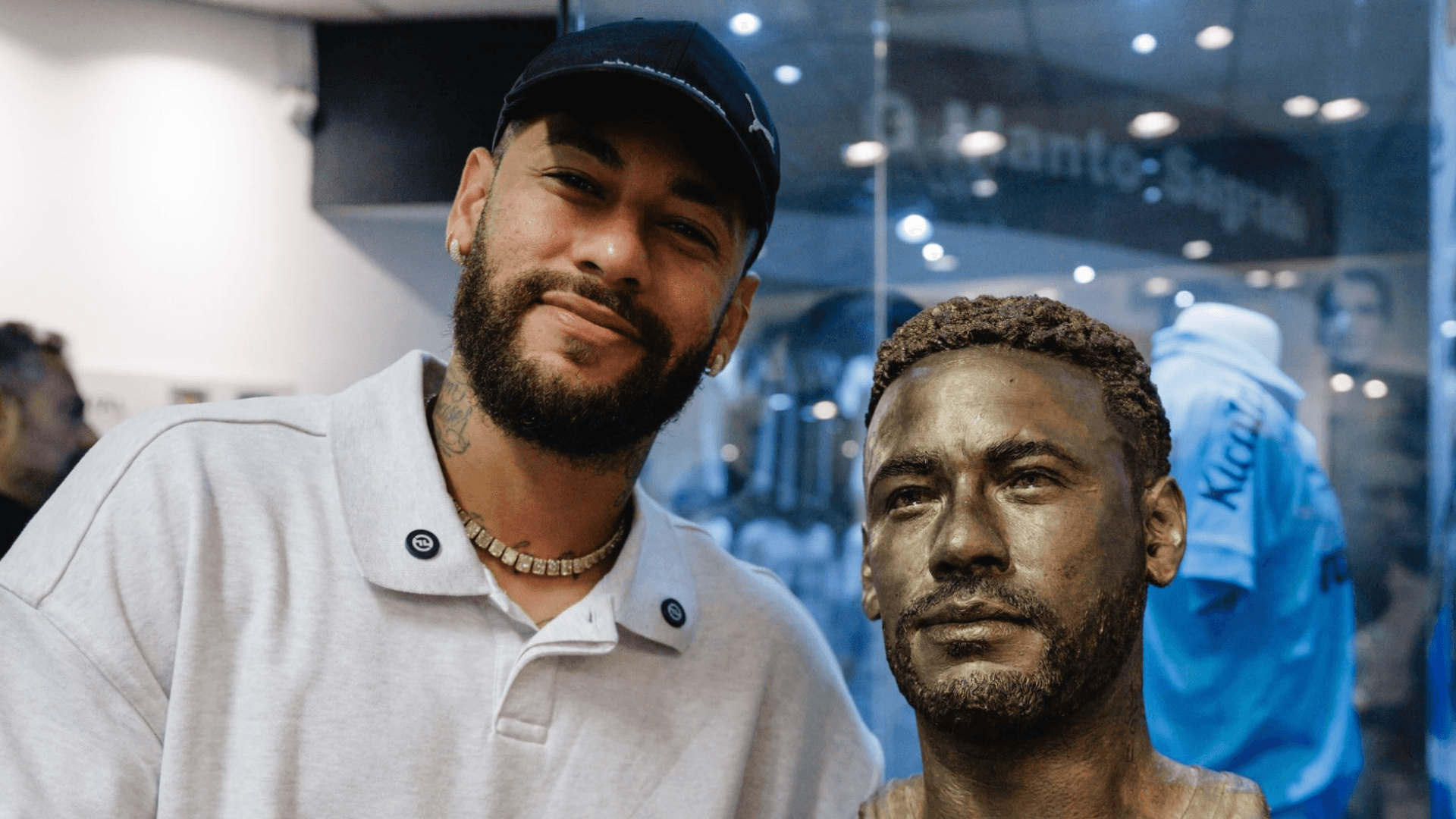 Neymar ganha estátua e busto no Memorial das Conquistas do Santos e reage: “Fui pego de surpresa”