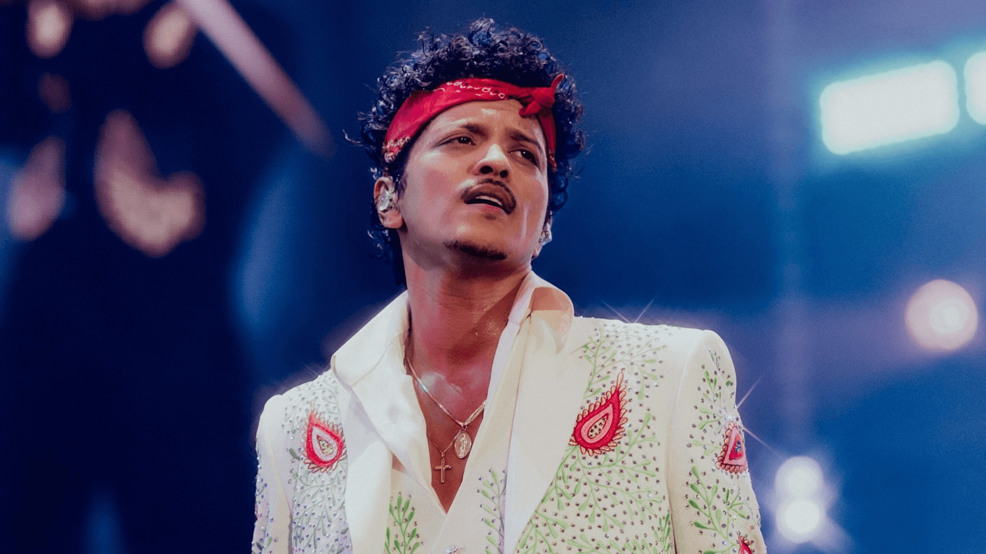 Bruno Mars vende ingressos sem visão do palco para show em Londres