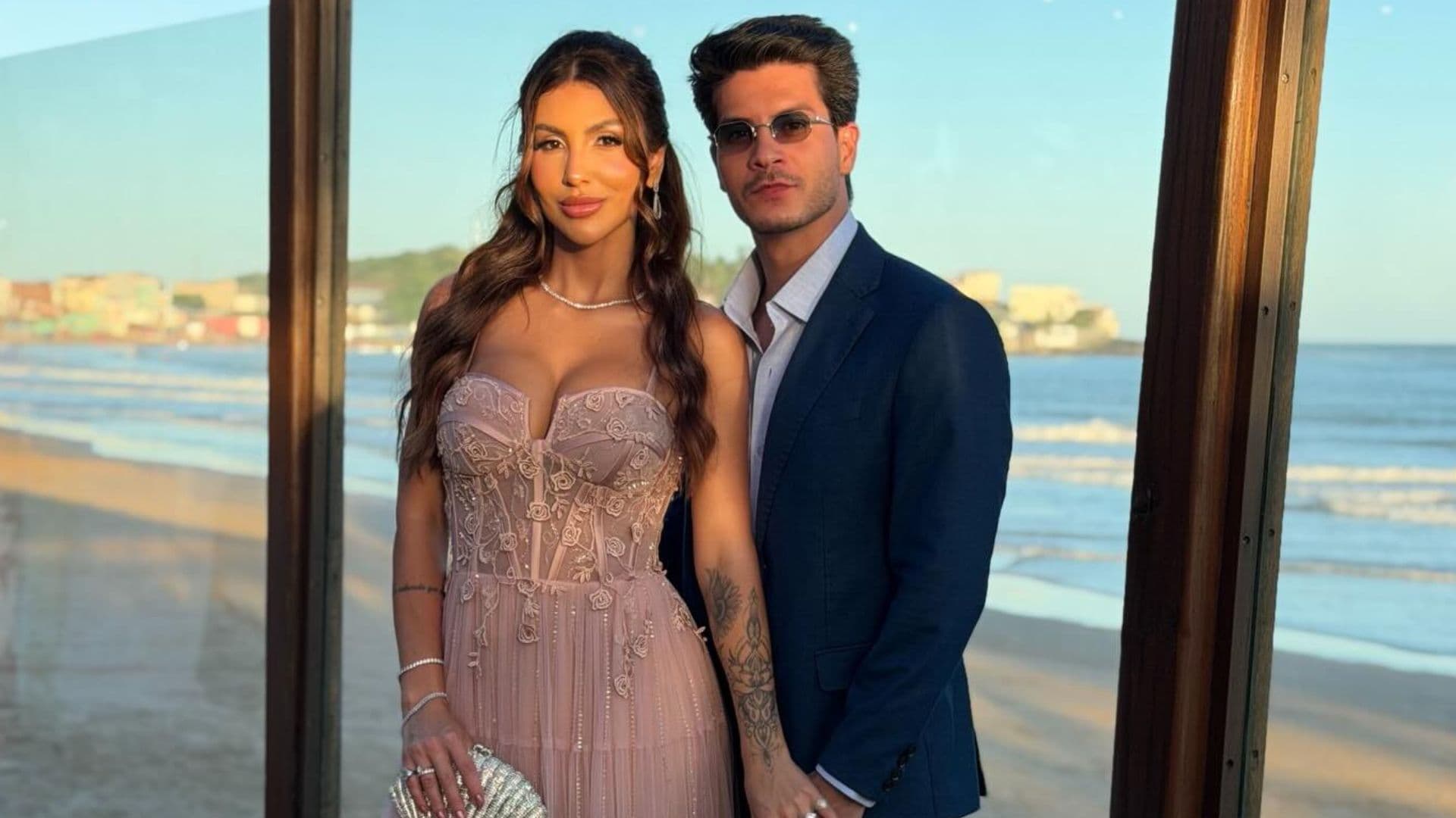 Arthur Aguiar se casa no civil com a influenciadora Jheny Santucci
