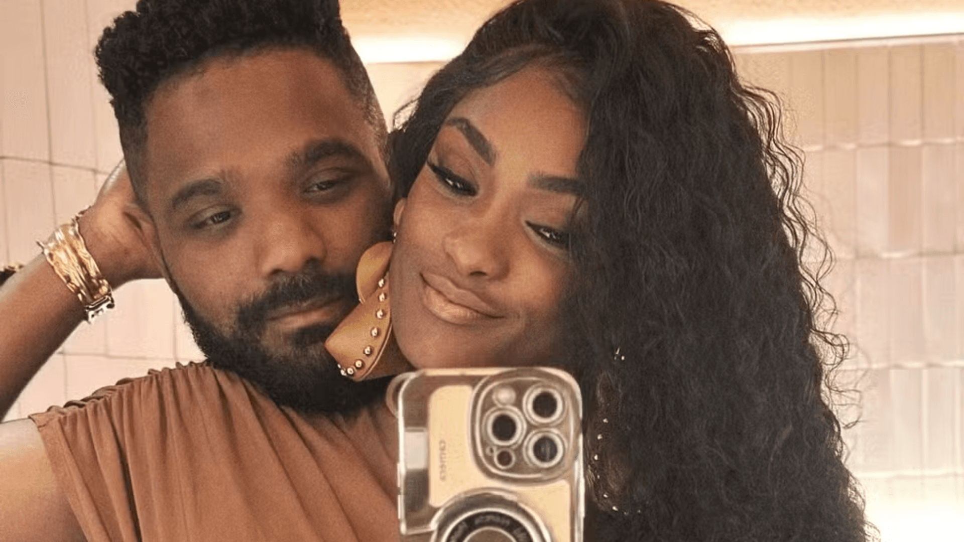 Erika Januza comenta término com Arlindinho após flagra em casa de swing