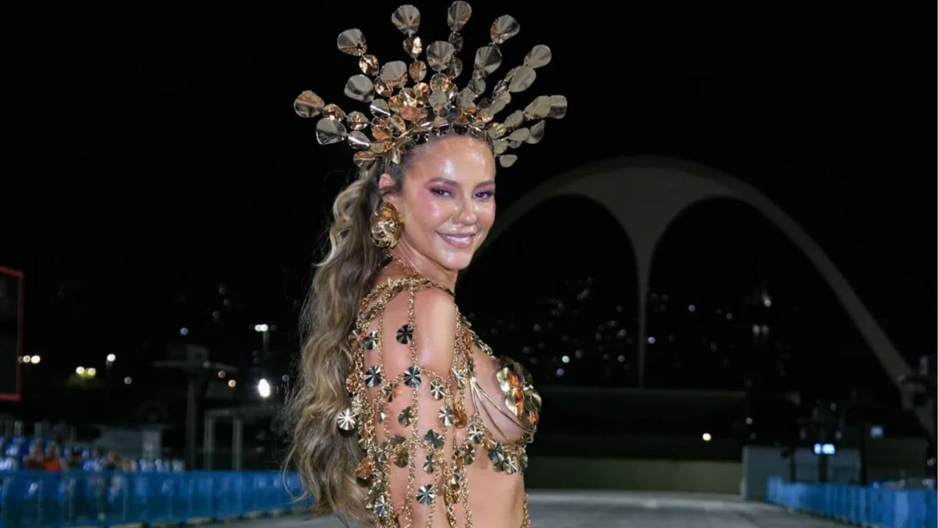 Paolla Oliveira aceita convite para ser rainha de bateria em nova escola de samba