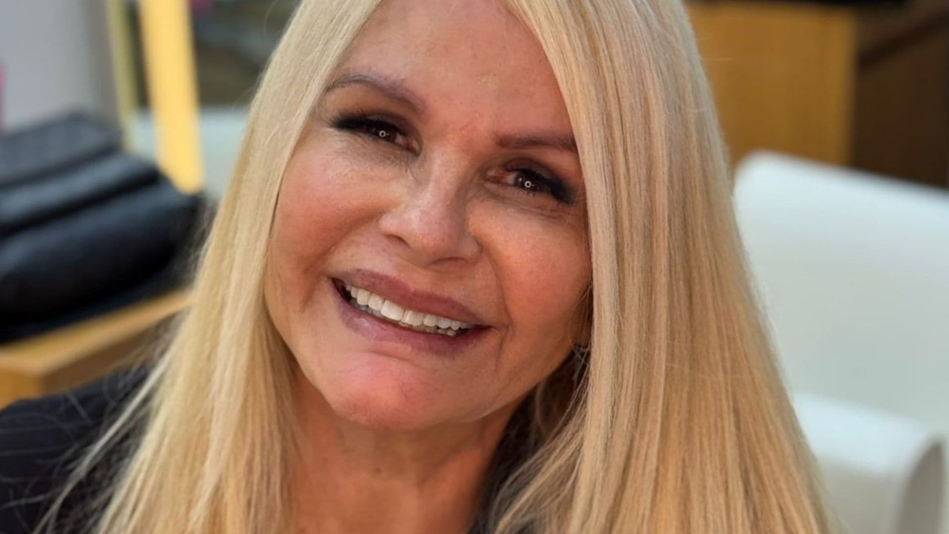 Monique Evans revela problema com reconhecimento facial de banco após cirurgia no rosto